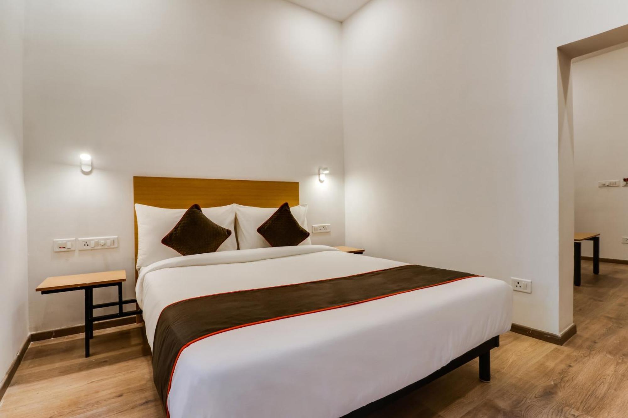 Super Townhouse Gandhi Hall 4* Indore