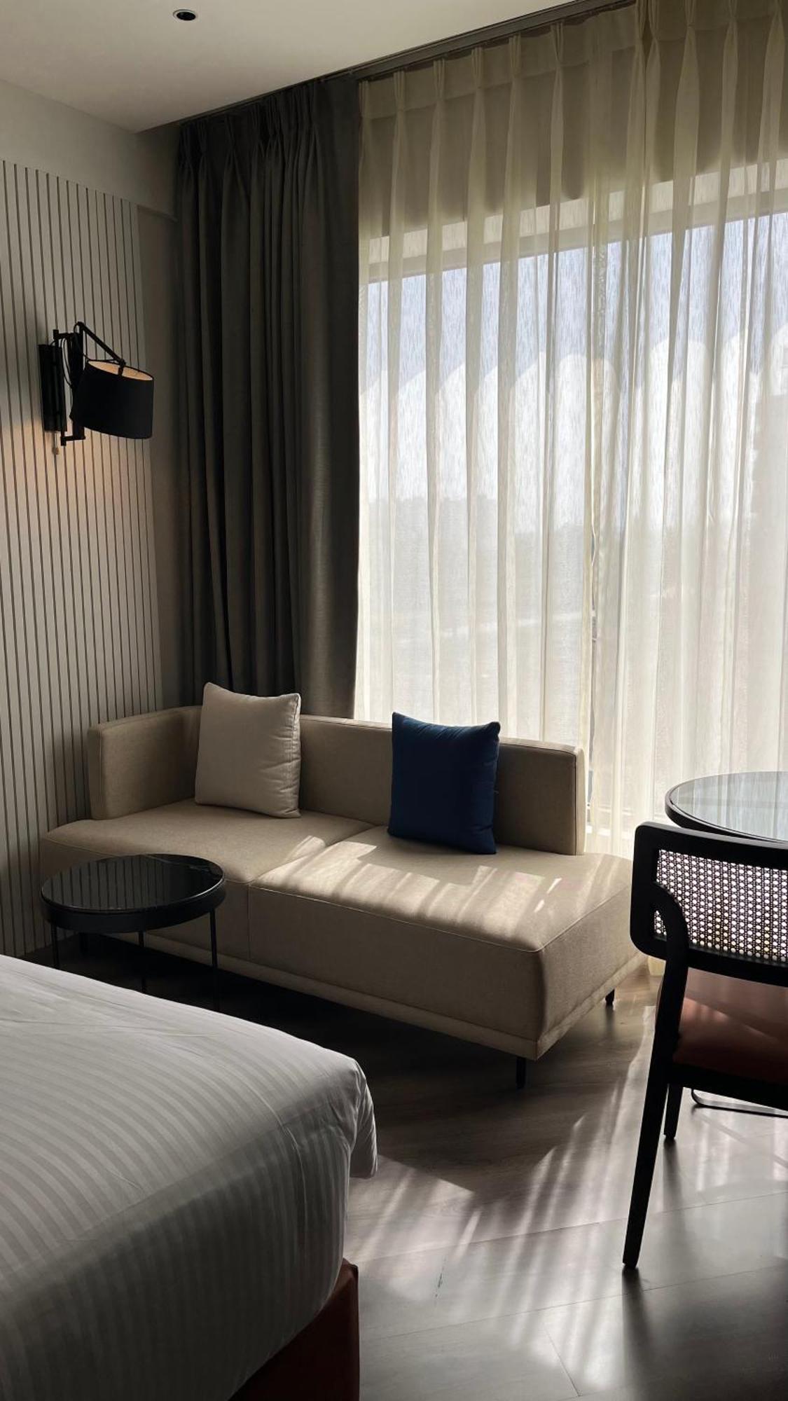 Ramada Encore By Wyndham Nipania *