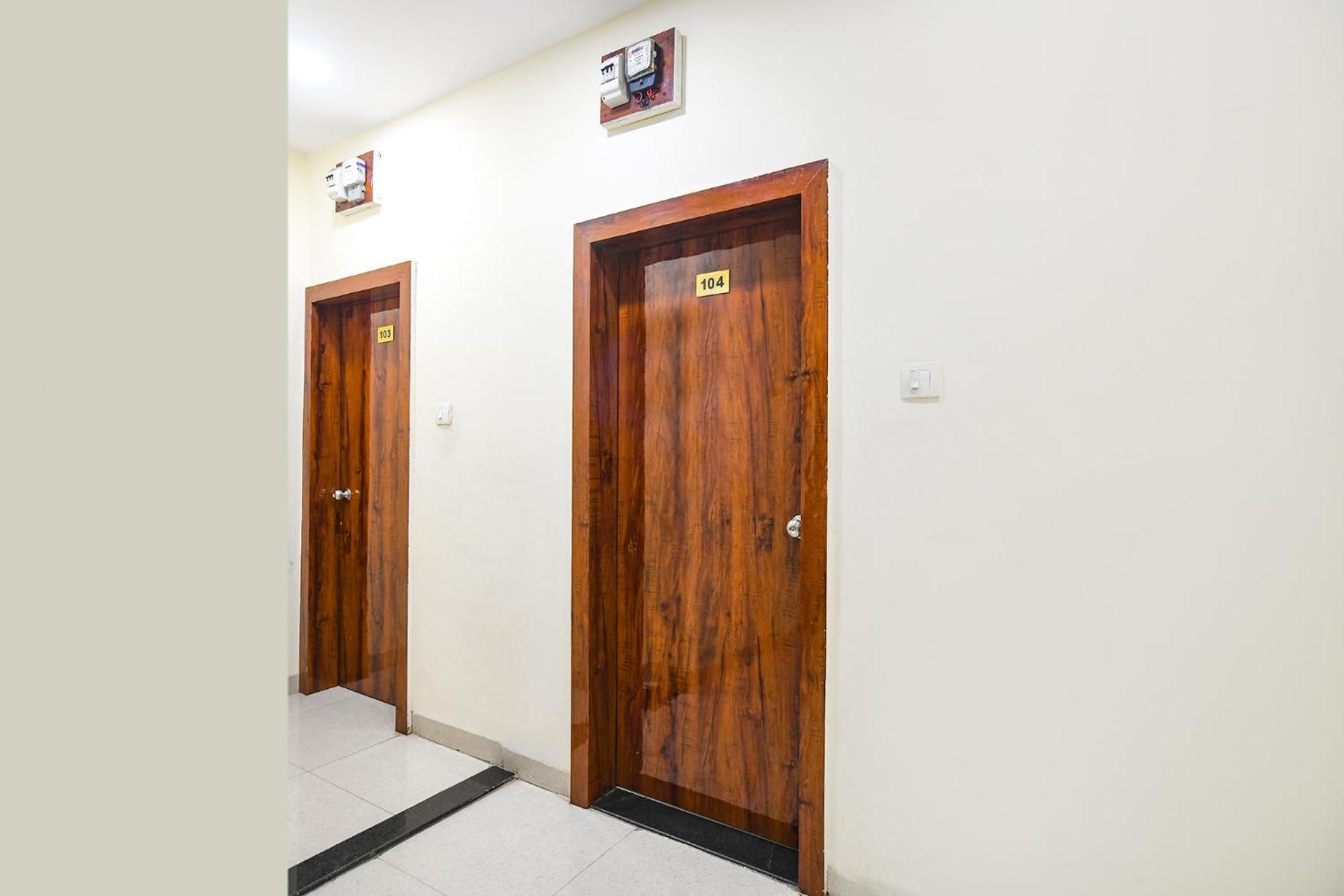 Fabexpress Golden Sky Hotel Indore