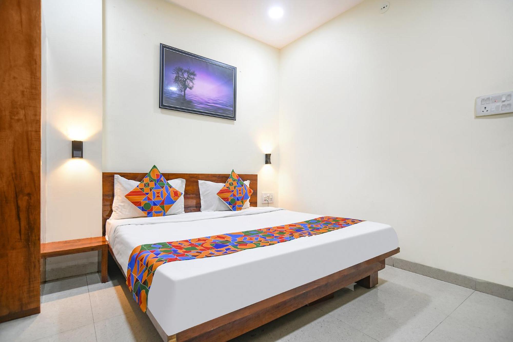 Fabexpress Golden Sky Hotel