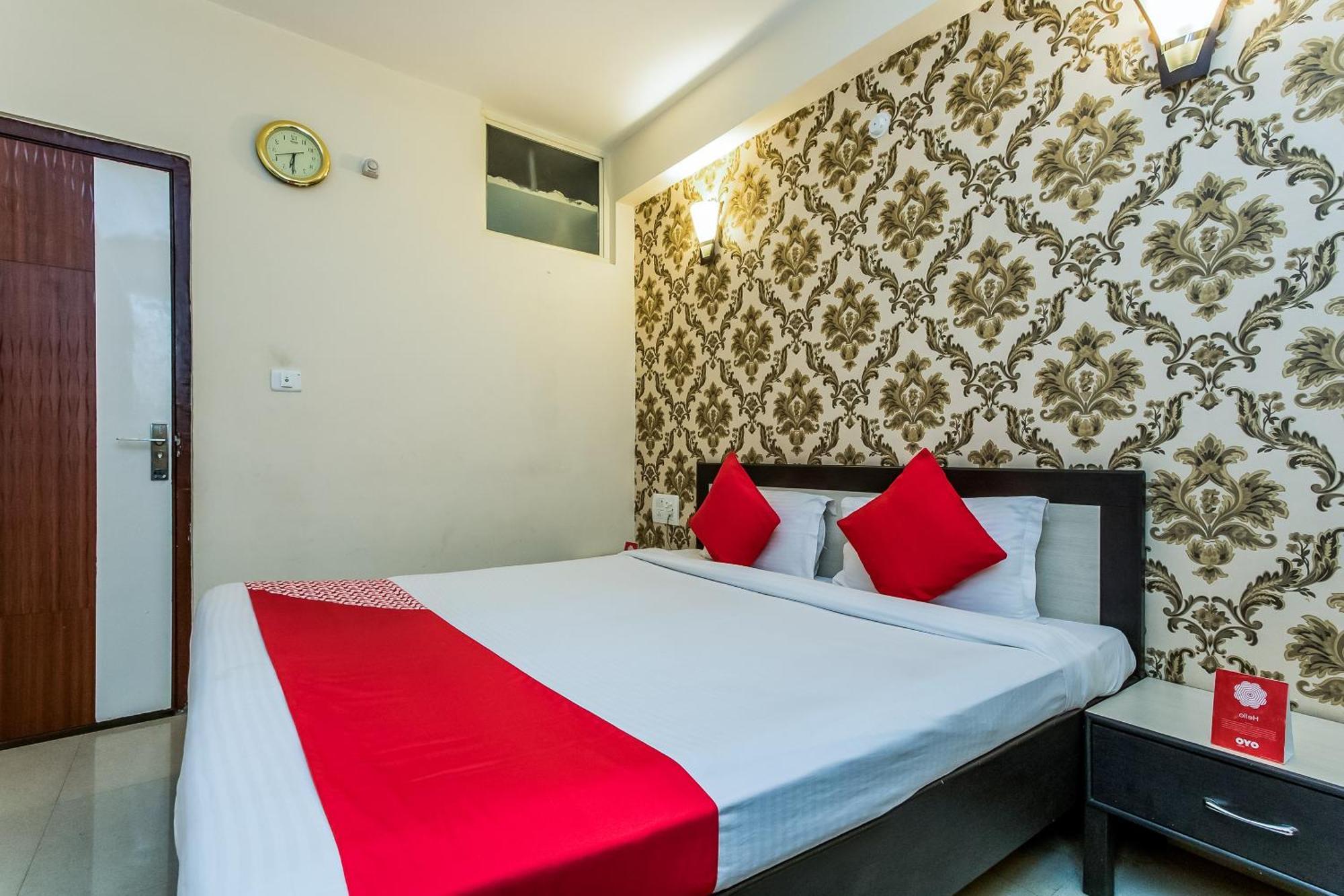 Hotel Super Collection O Prithviraj Indore