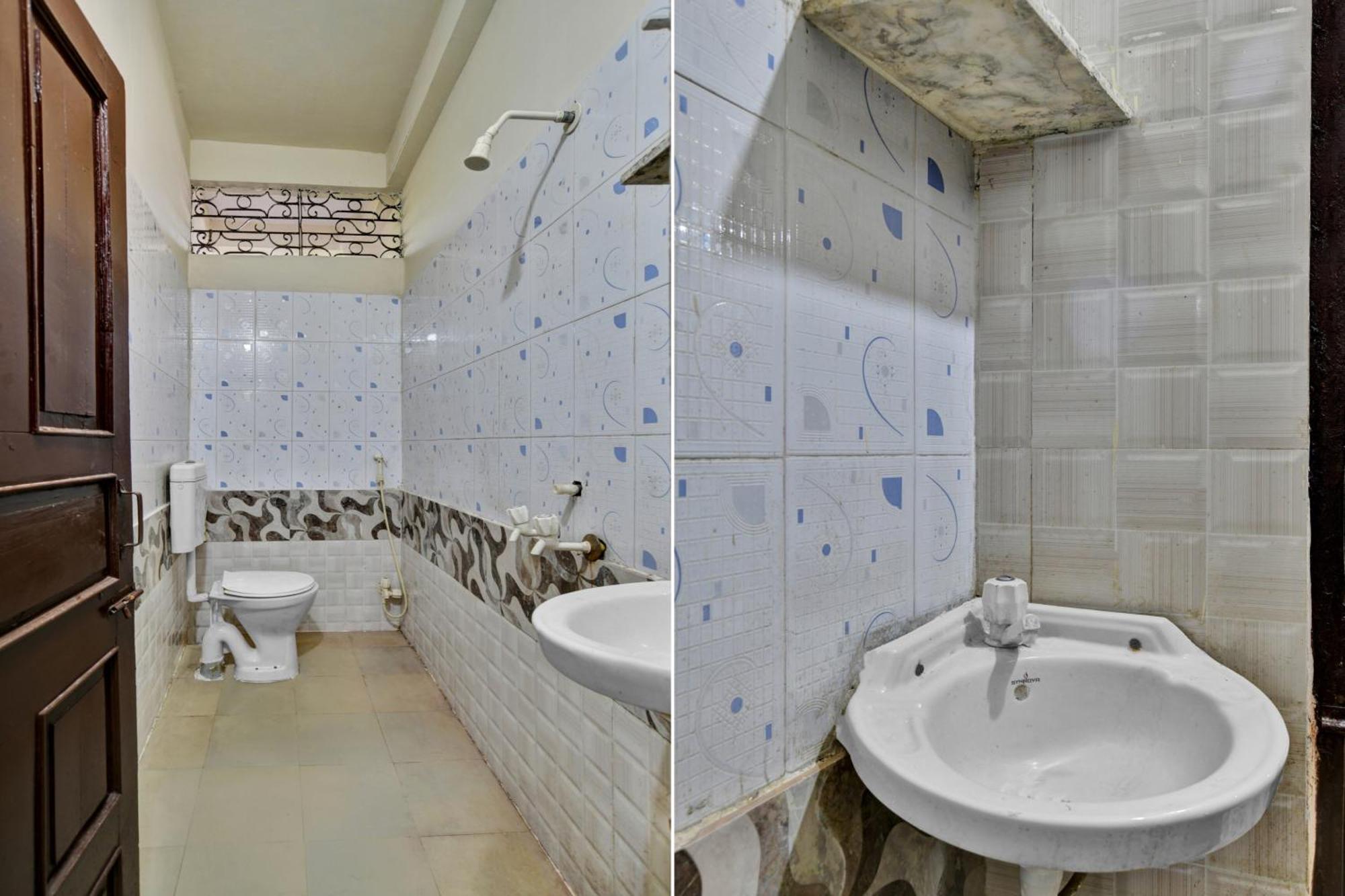 Spot On 81340 Bamleshwari Hotel