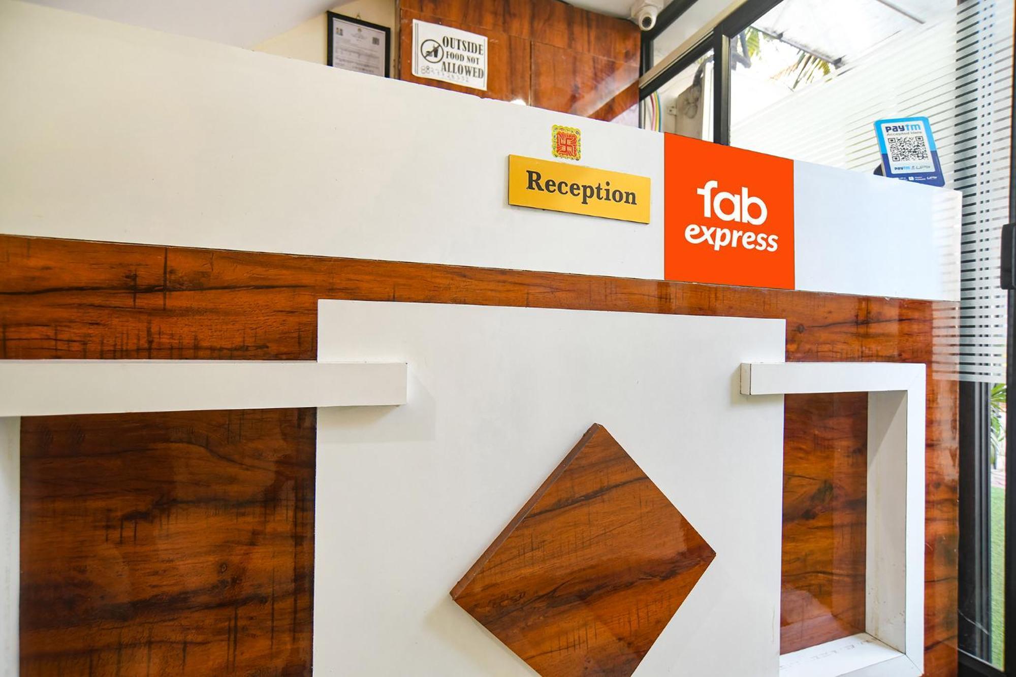 Hotel Fabexpress Golden Sky Indore