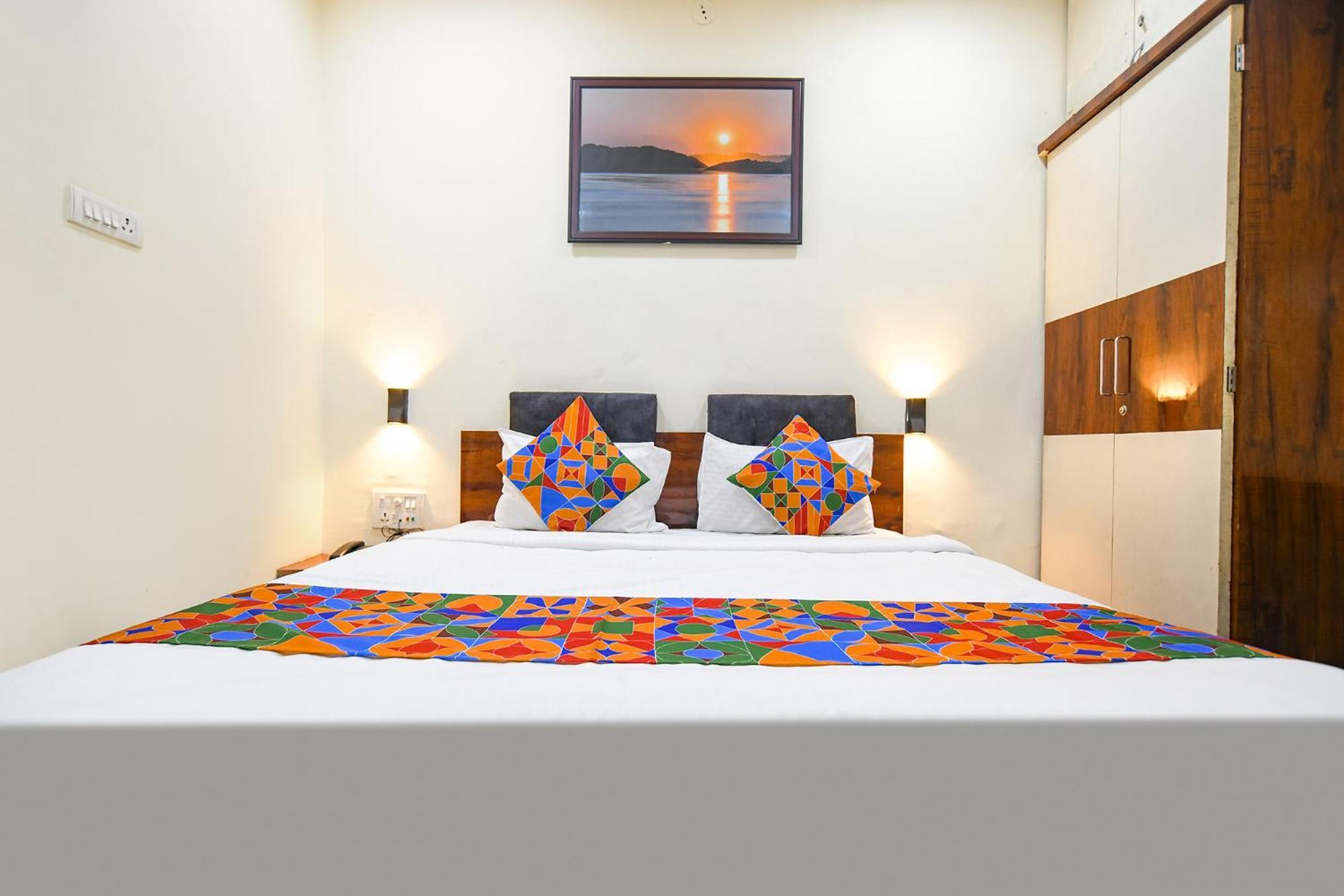Fabexpress Golden Sky Hotel 3*