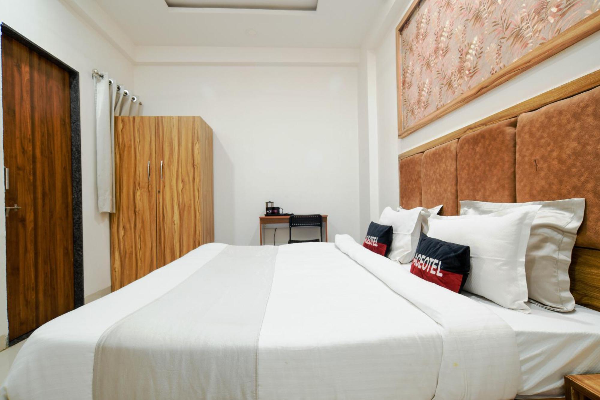 Hotel Aceotel Flamingo Indore