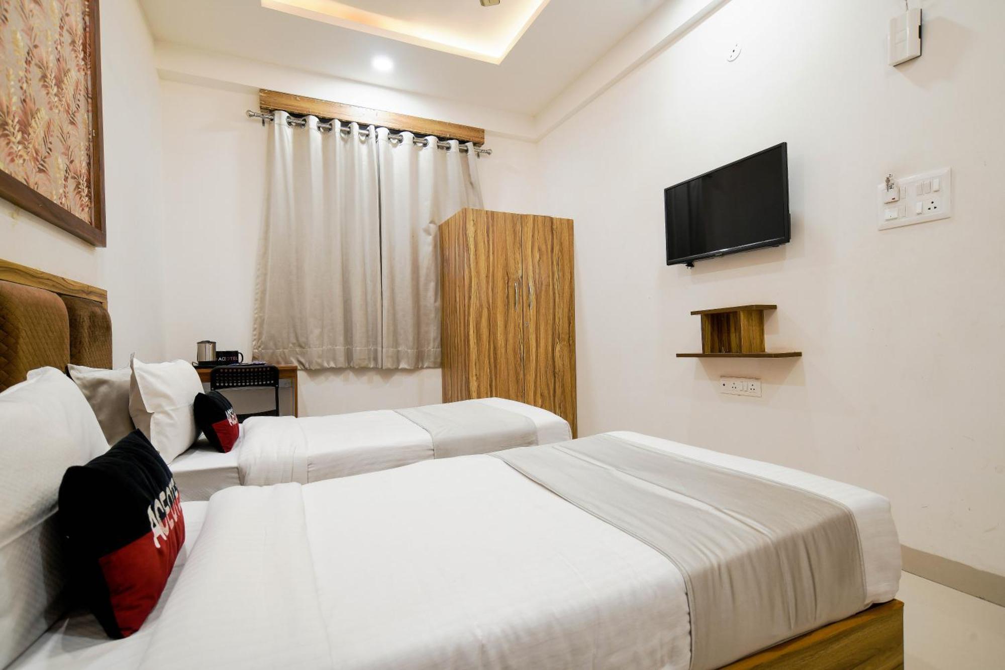 Aceotel Flamingo Hotel 3*