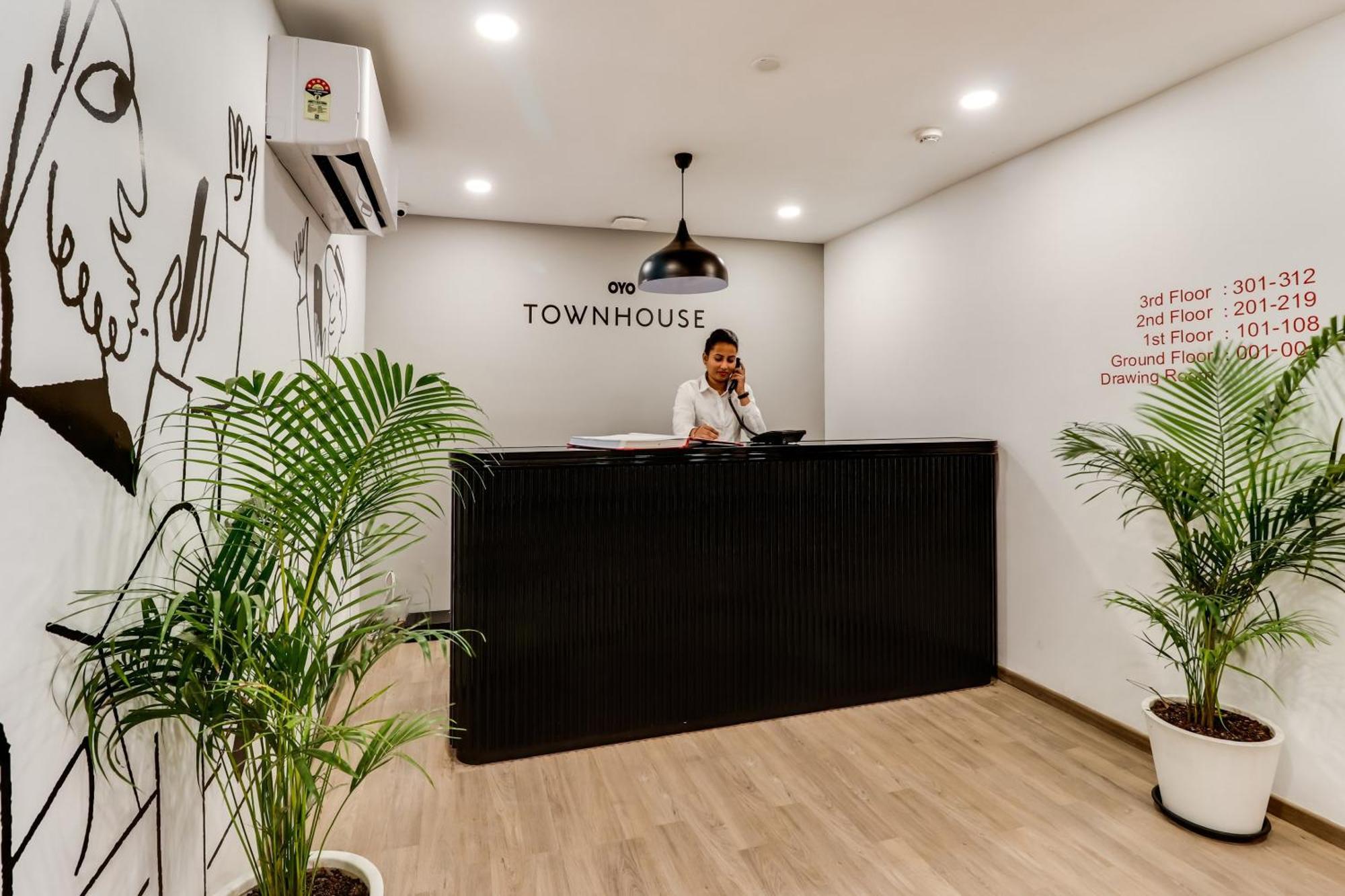 Super Townhouse Gandhi Hall Hotel Indore