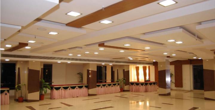Apna Palace 3*