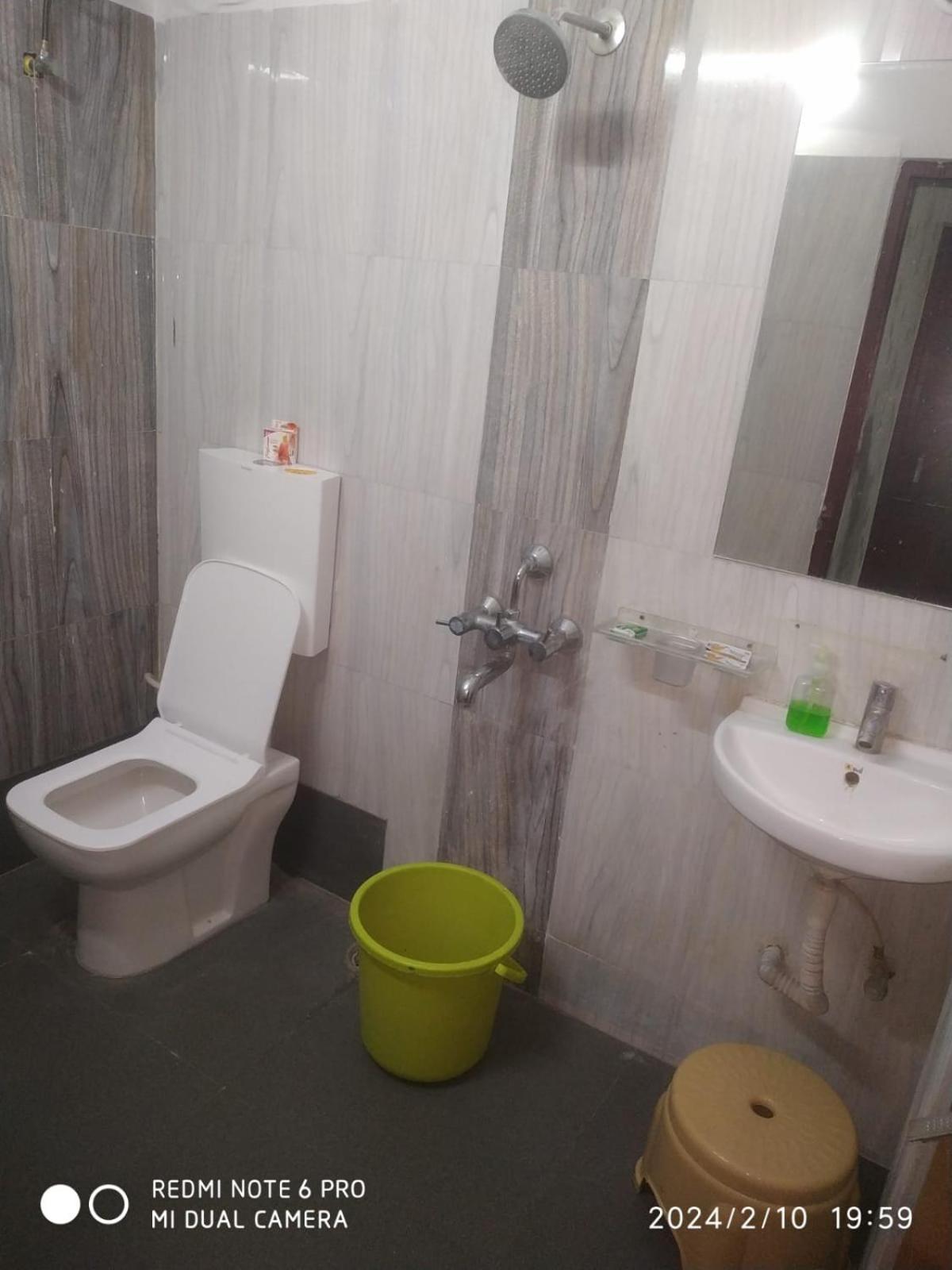 Leela - Marigold - One Bedroom With Kitchen And Large Balcony * Indore
