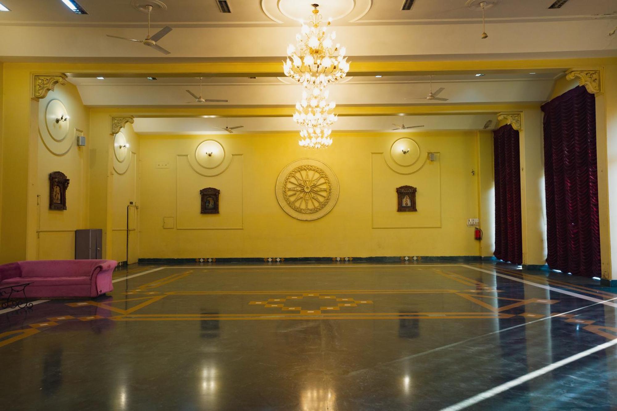 Girdhar Mahal Indore