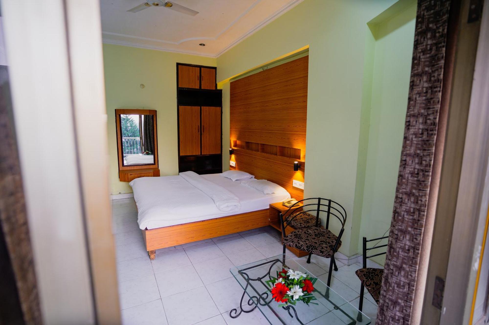 Girdhar Mahal Guest house