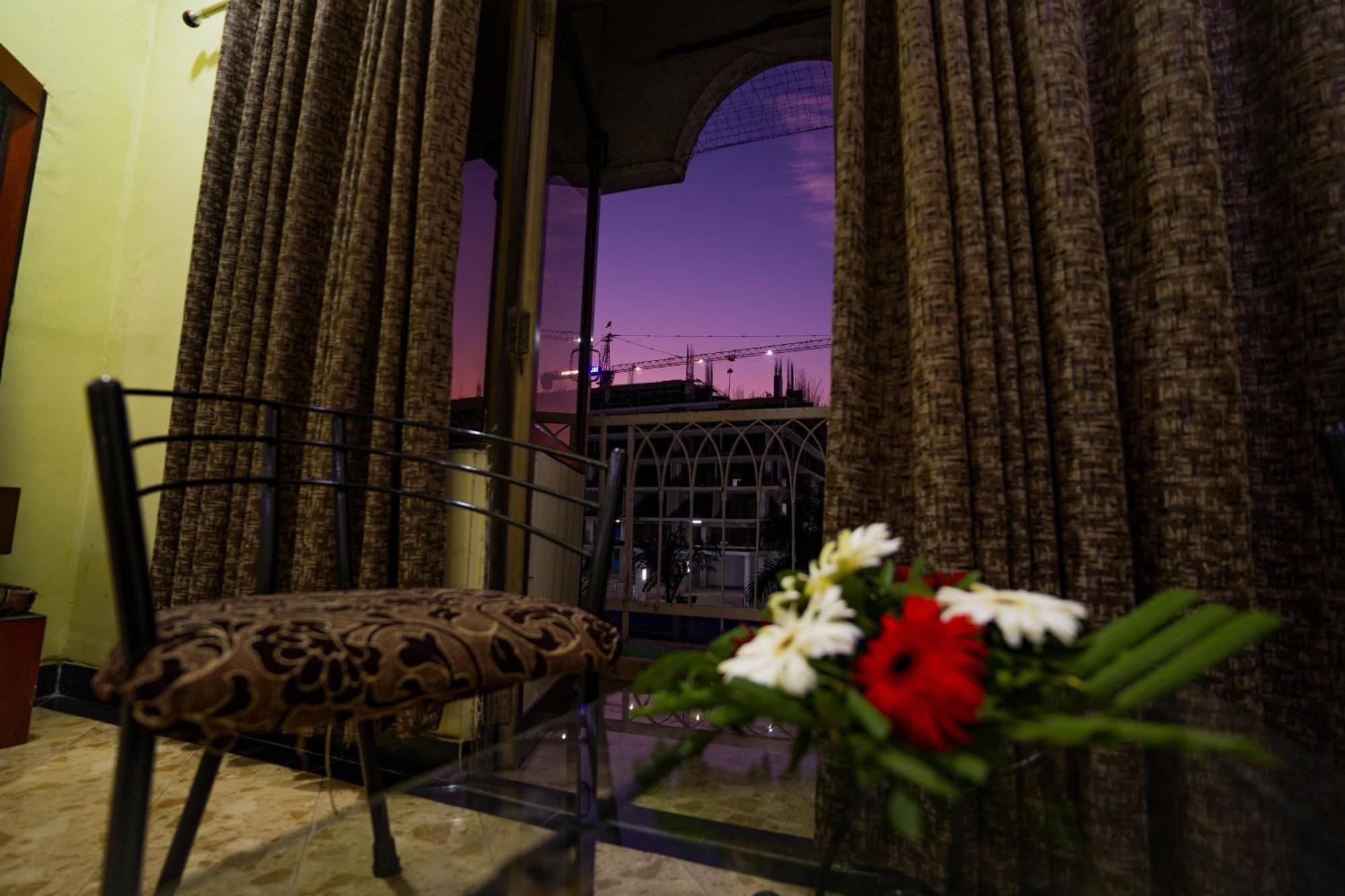 Girdhar Mahal Guest house *