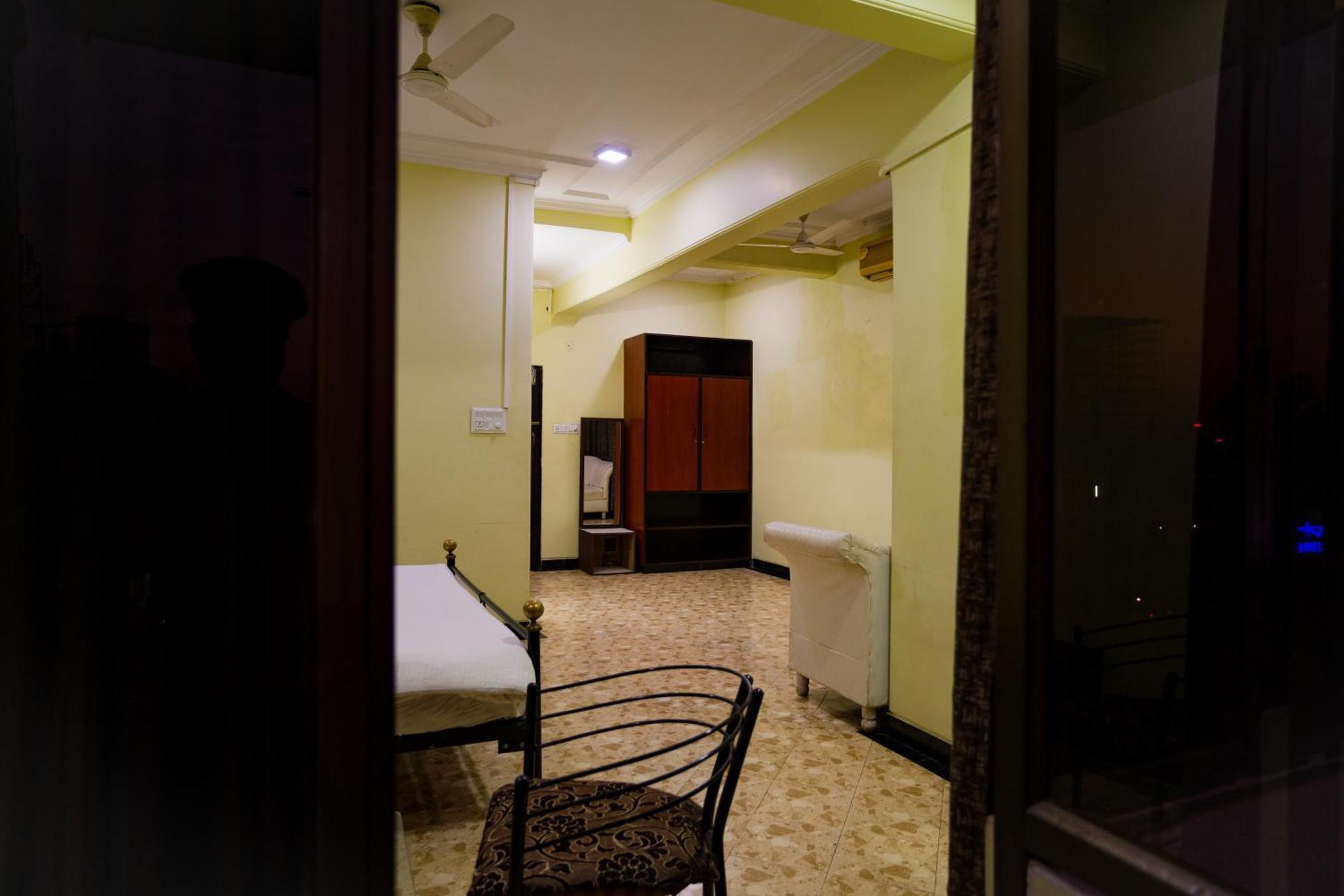 Girdhar Mahal * Indore