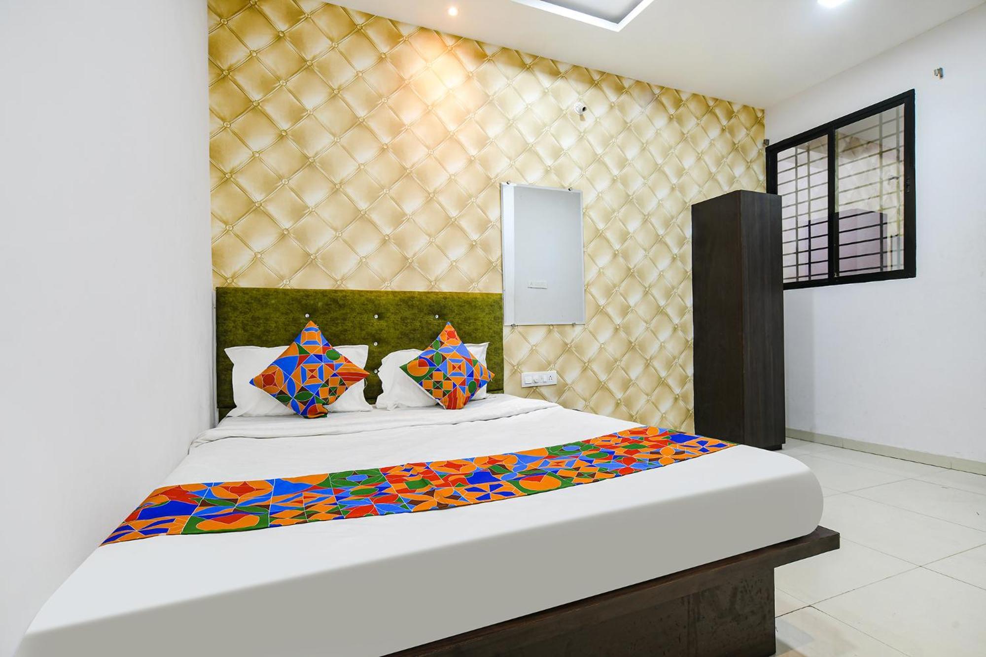 Hotel Fabexpress Shree 3*