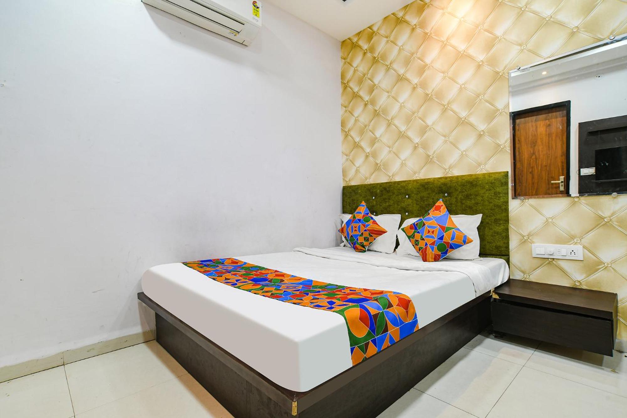 Fabexpress Shree Hotel 3*