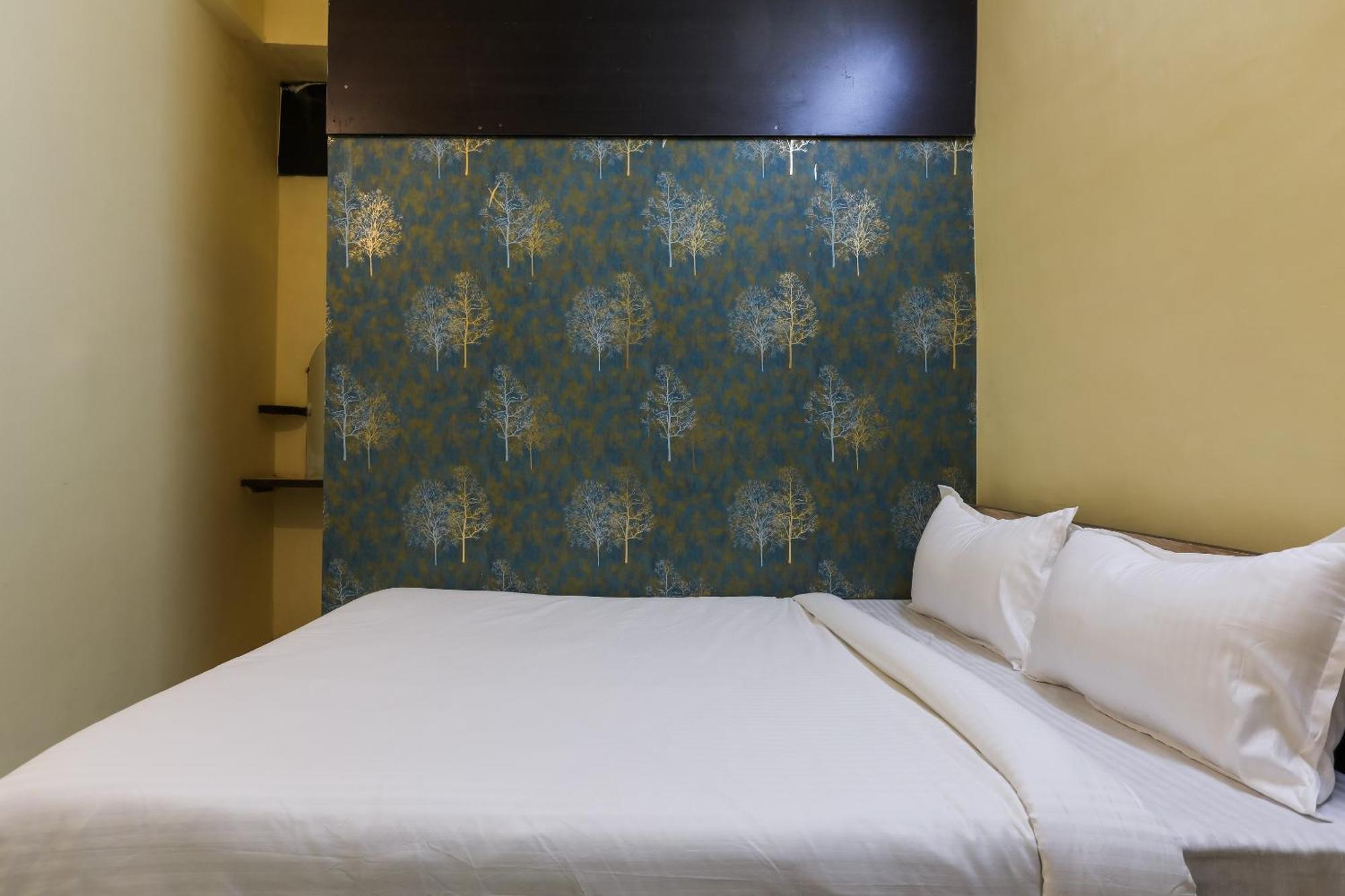 Oyo Easy Hotel Indore