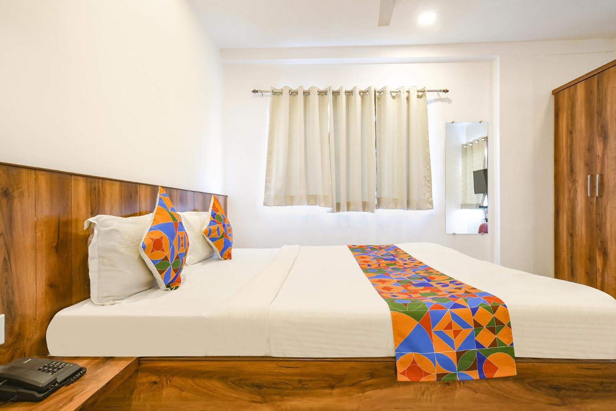 Hotel Fabexpress The King Palace Indore