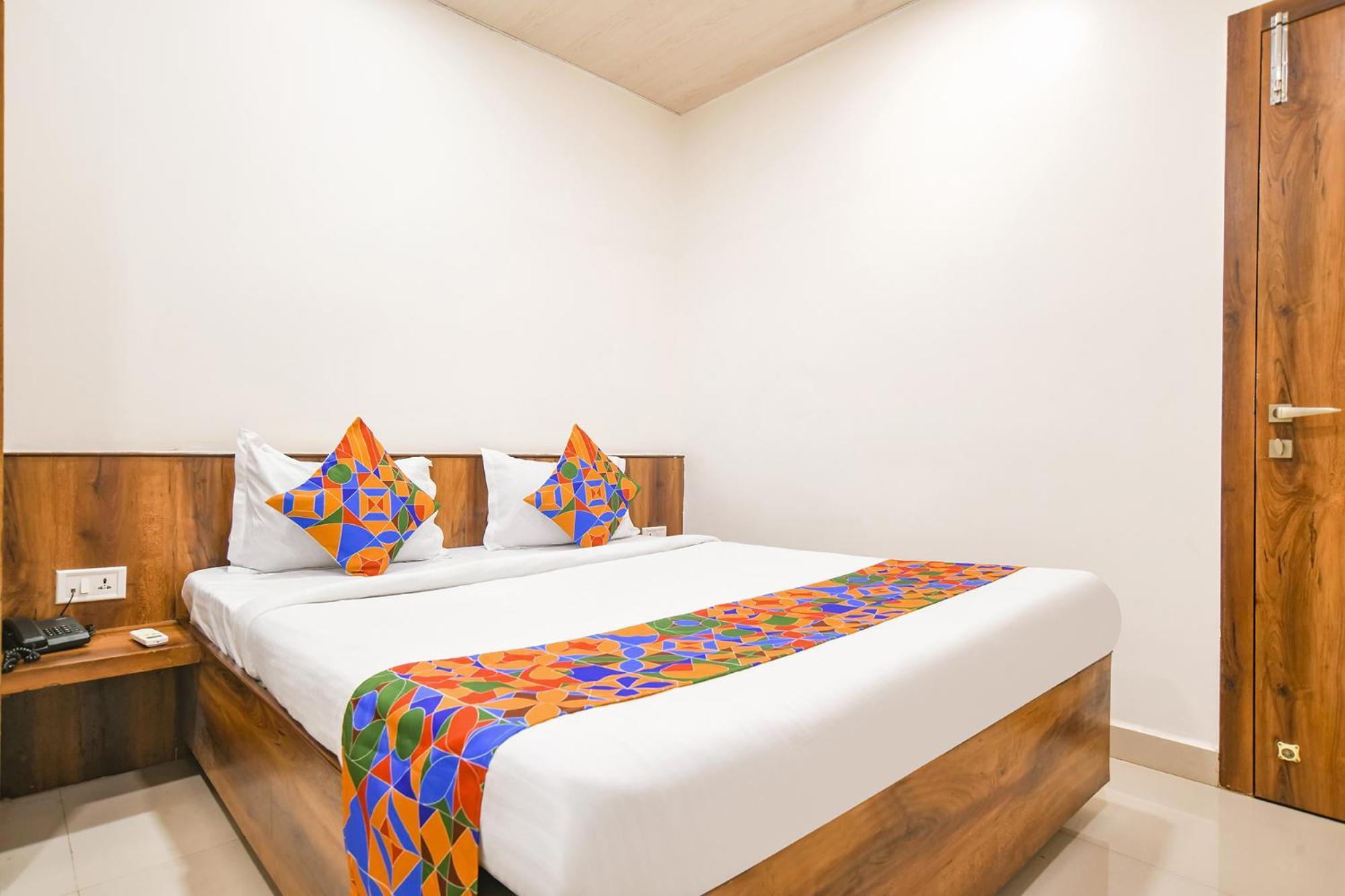 Hotel Fabexpress The King Palace
