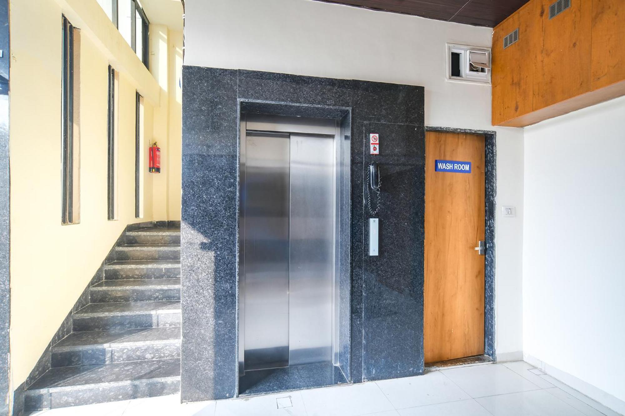 Fabhotel Grand Giriraj