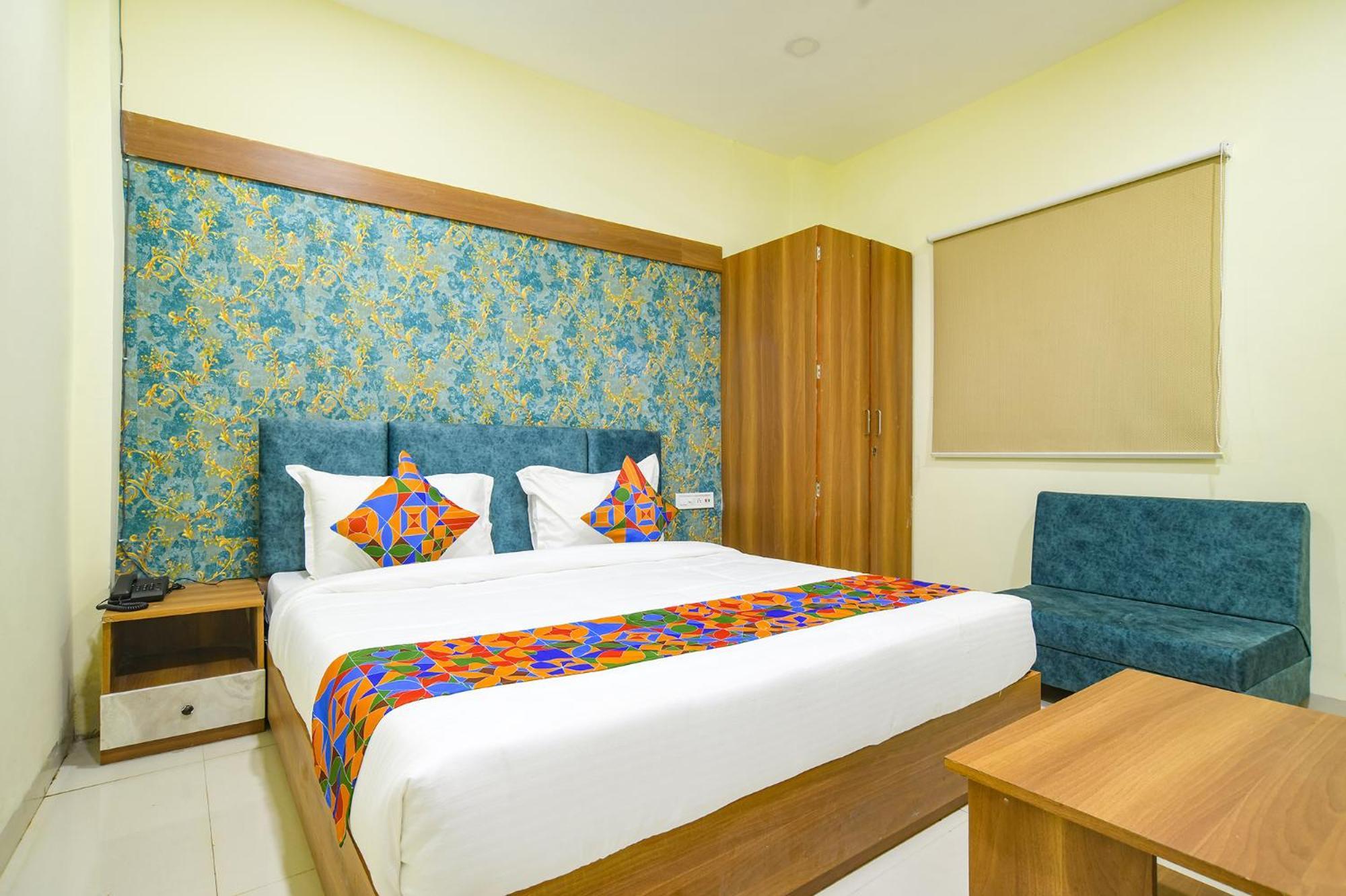 Fabhotel Grand Giriraj Hotel