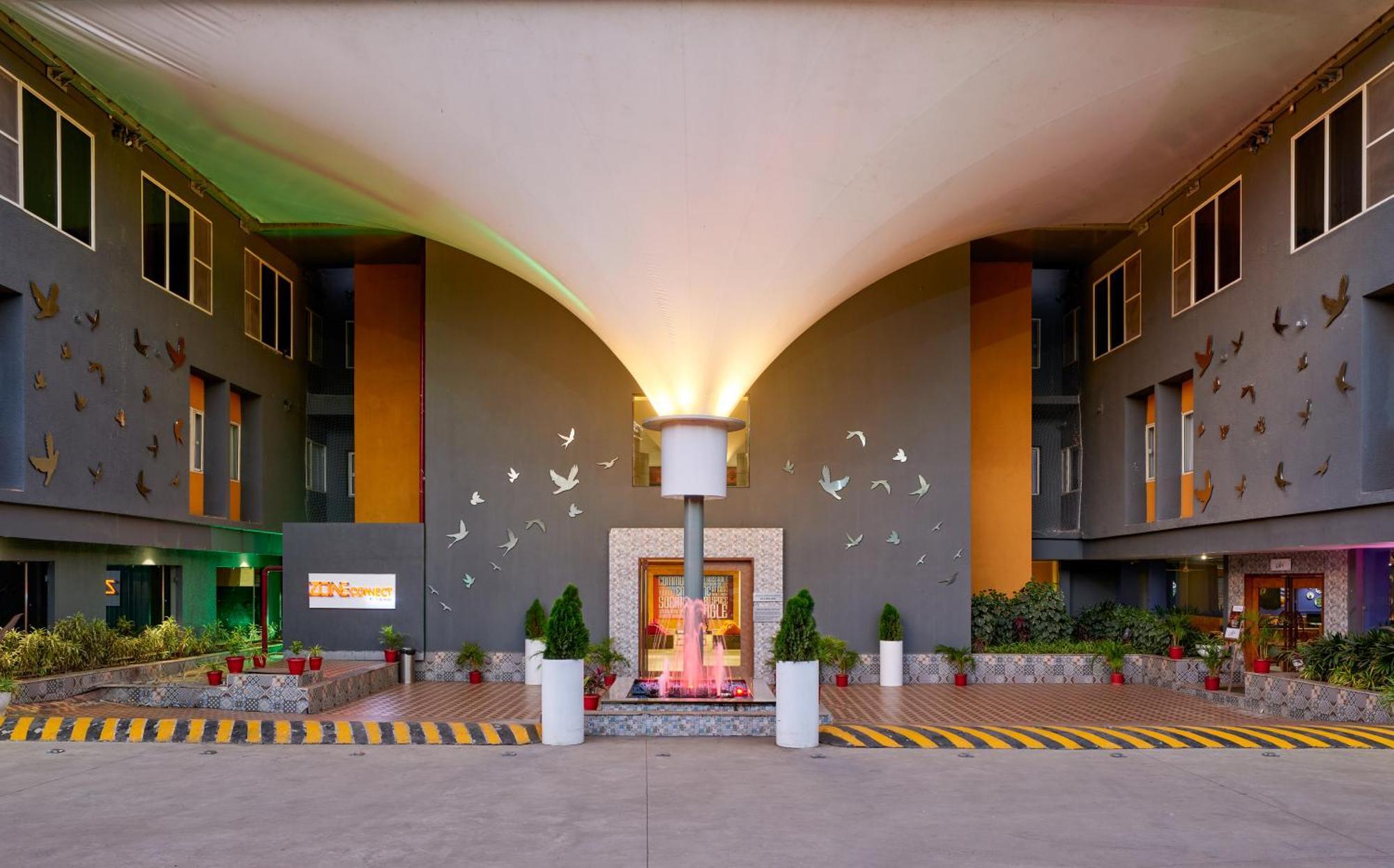 Resort Zone Connect By The Park *