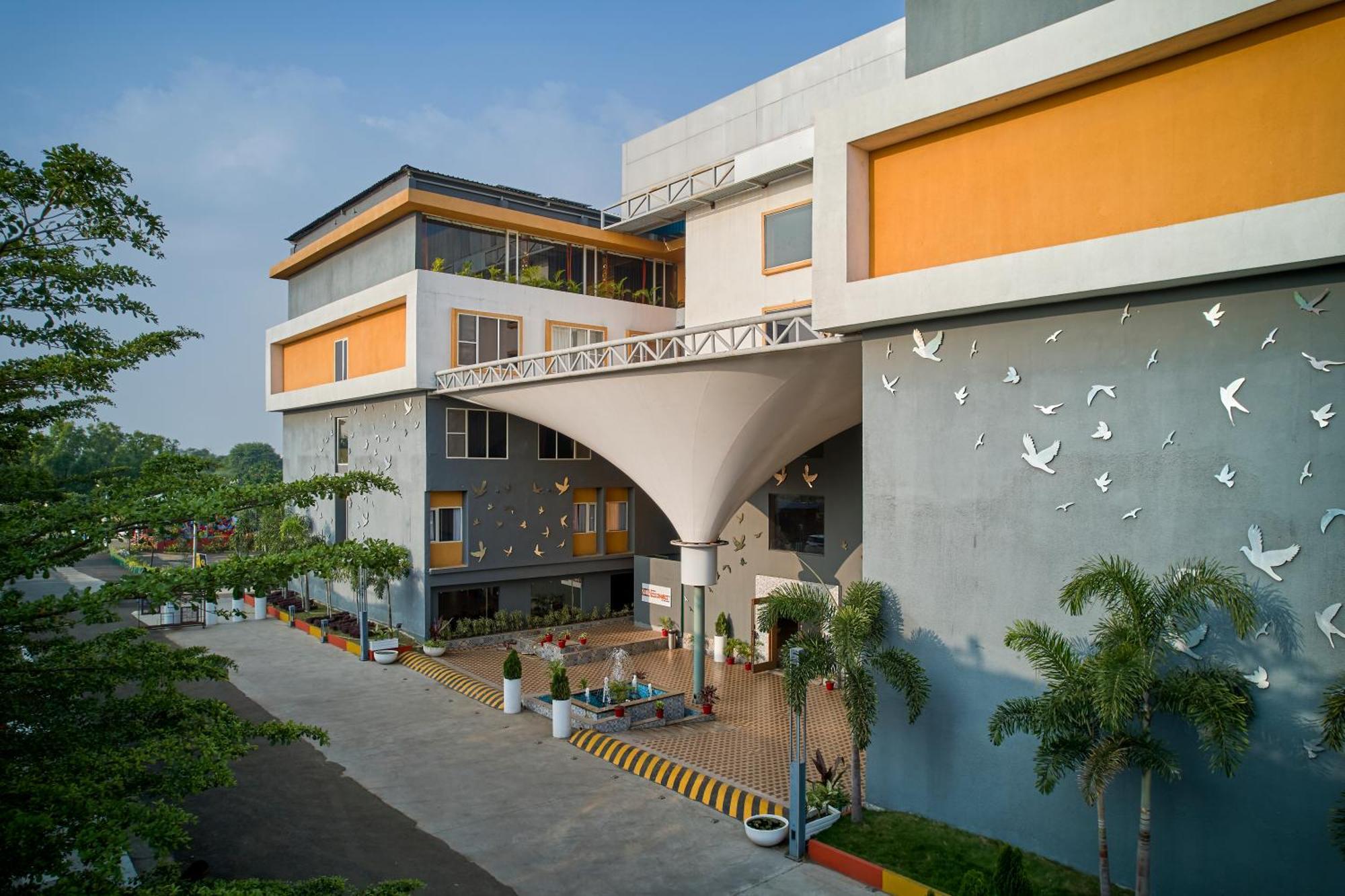 Zone Connect By The Park Resort *
