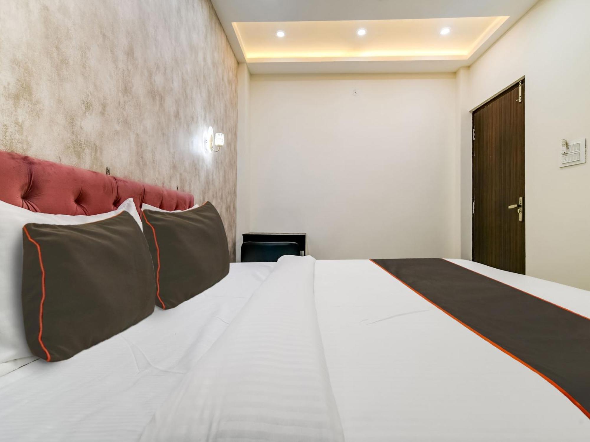 Hotel Super Collection O Iconic