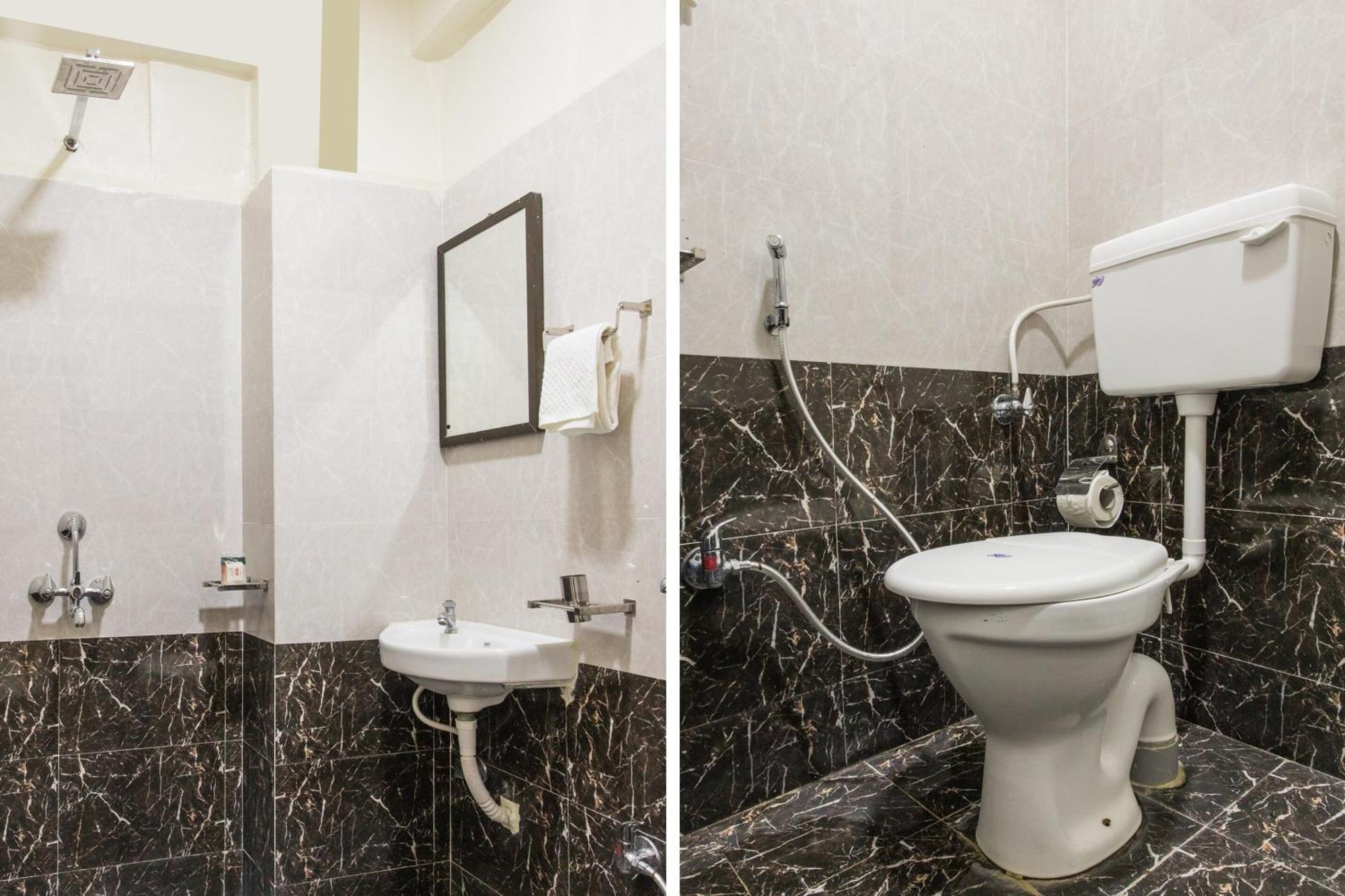 Oyo 2760 Chanakya Hotel 3*