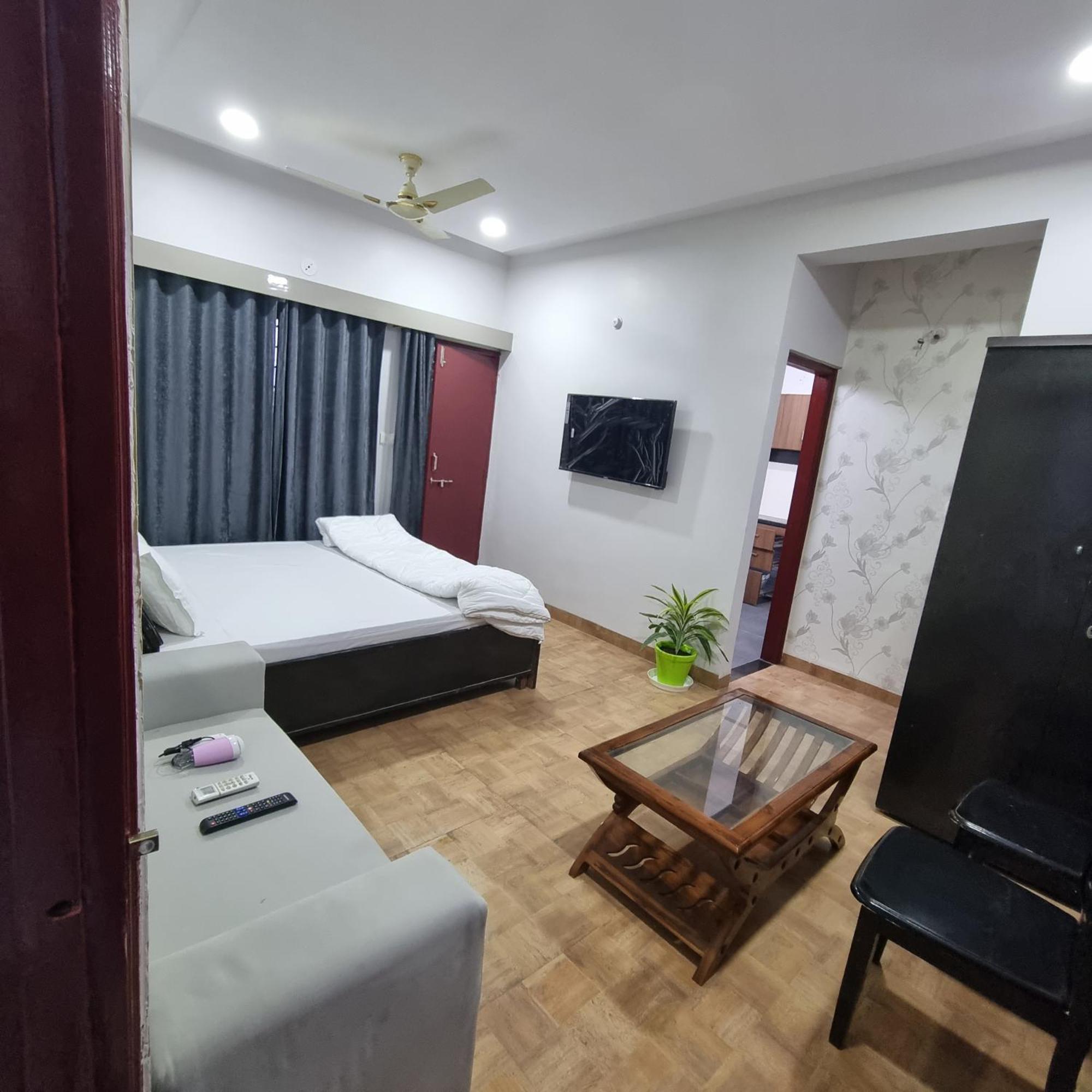 Leela - Marigold - One Bedroom With Kitchen And Large Balcony