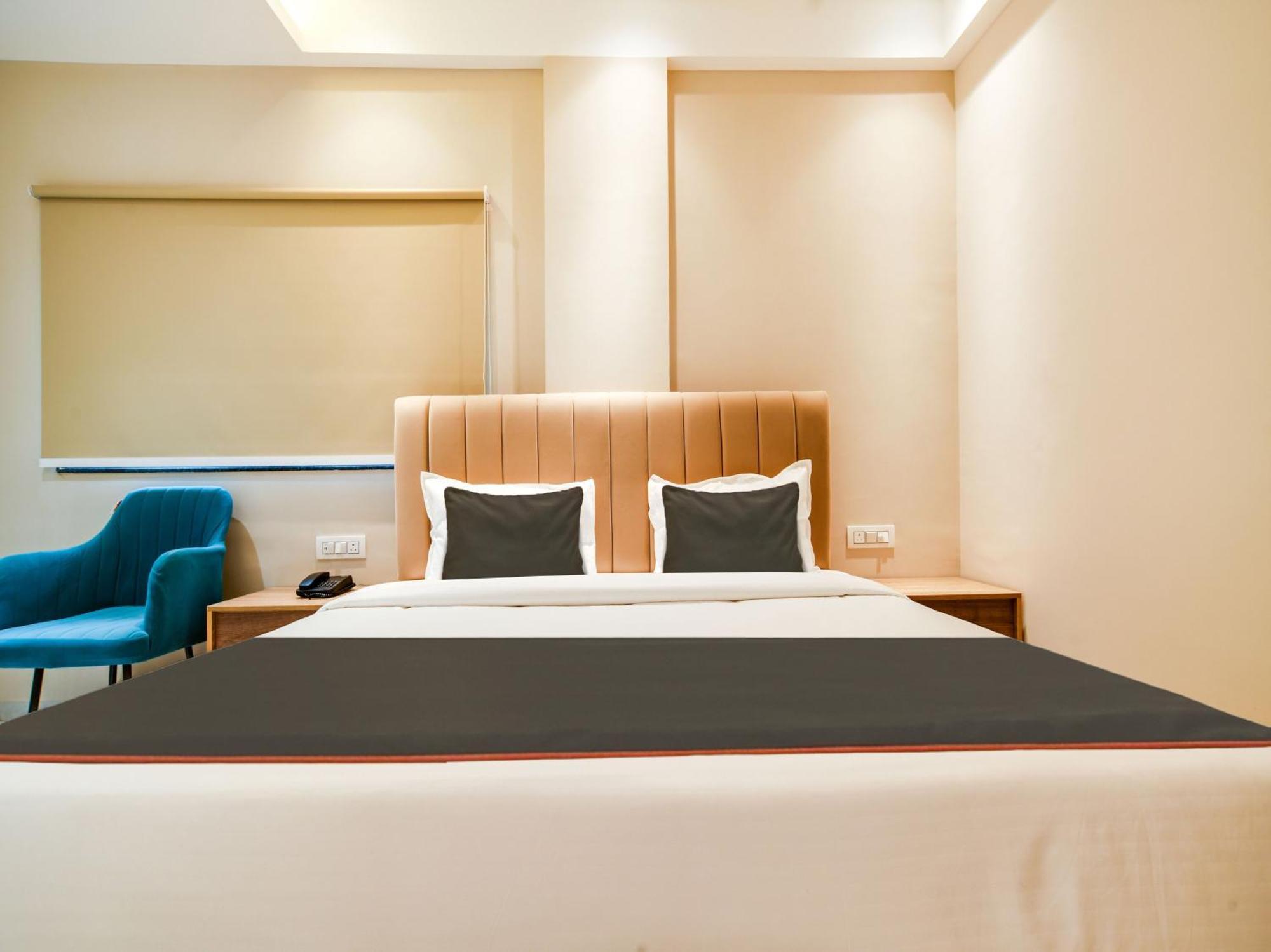 Collection O Mint Hotel Indore