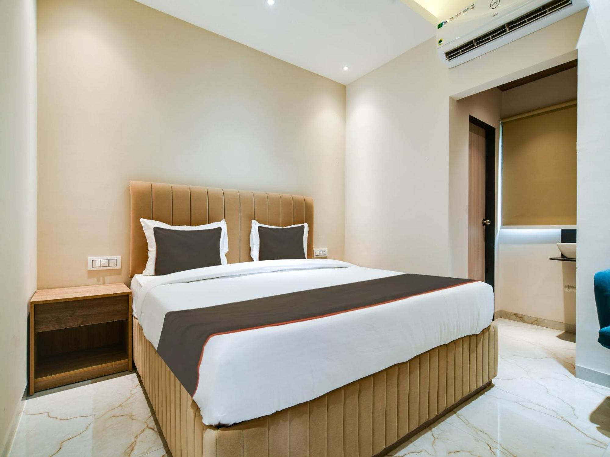 Collection O Mint Hotel Indore