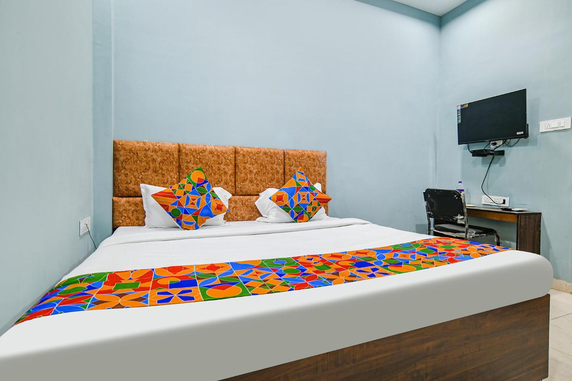 Fabexpress Abhinandan Hotel 2*