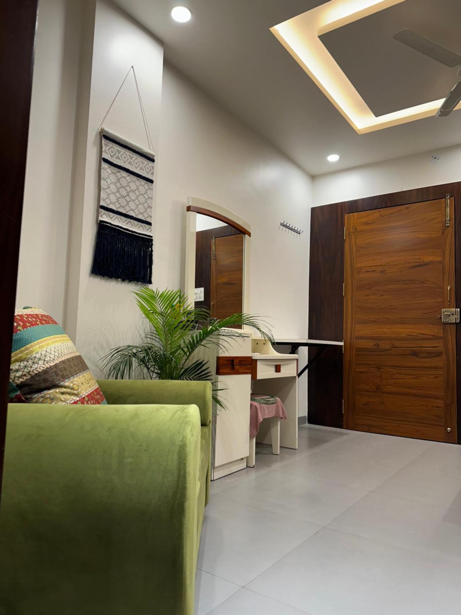 Brij Homes- Exquisite 1br In A With Kitchen *