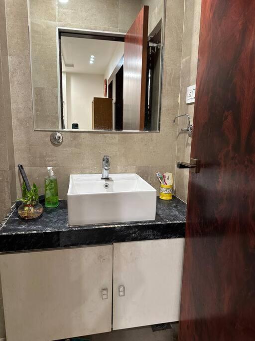Brij Homes- Exquisite 1br In A With Kitchen * Indore