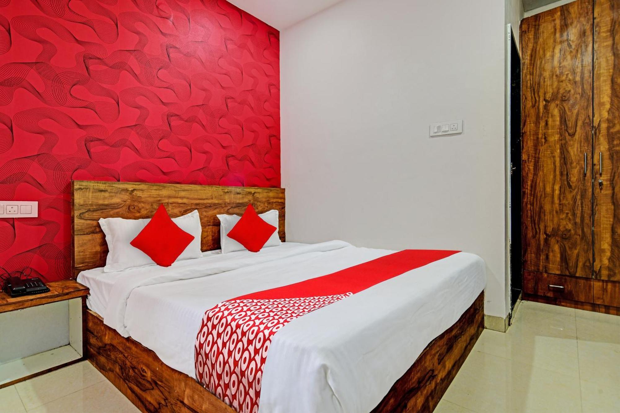 Oyo Flagship Blue Tick Hotel