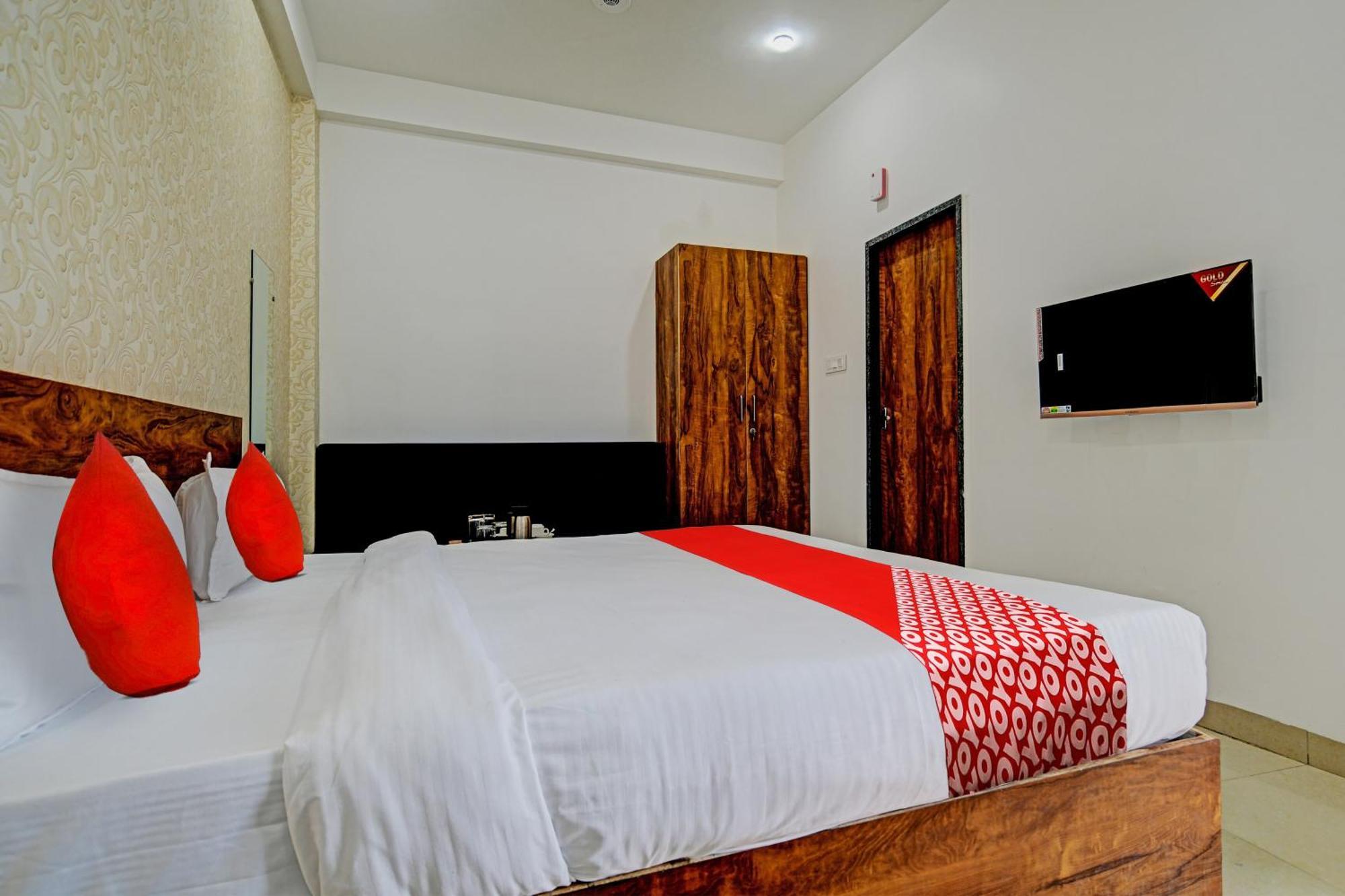 Oyo Flagship Blue Tick Hotel