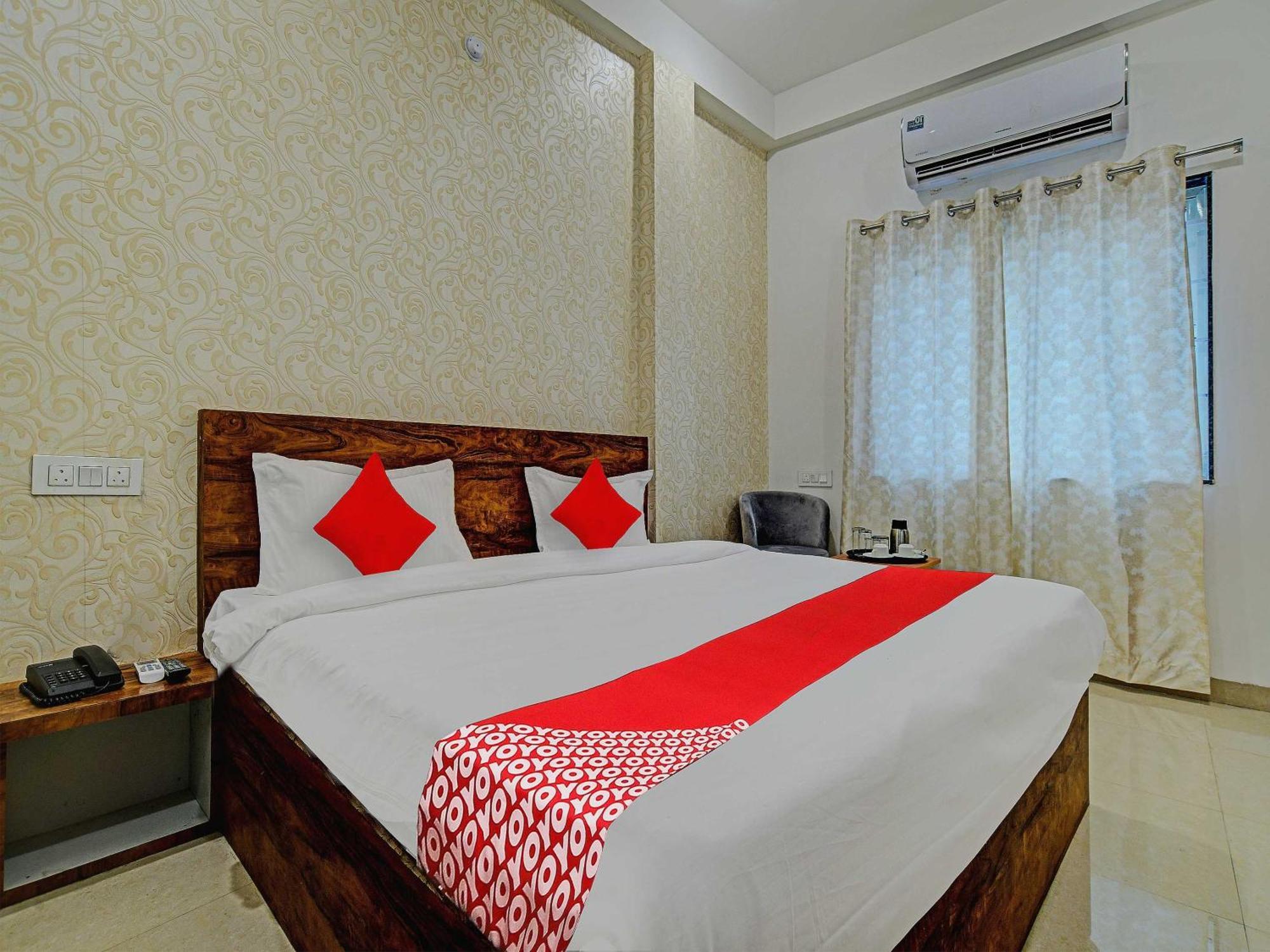 Oyo Flagship Blue Tick Hotel