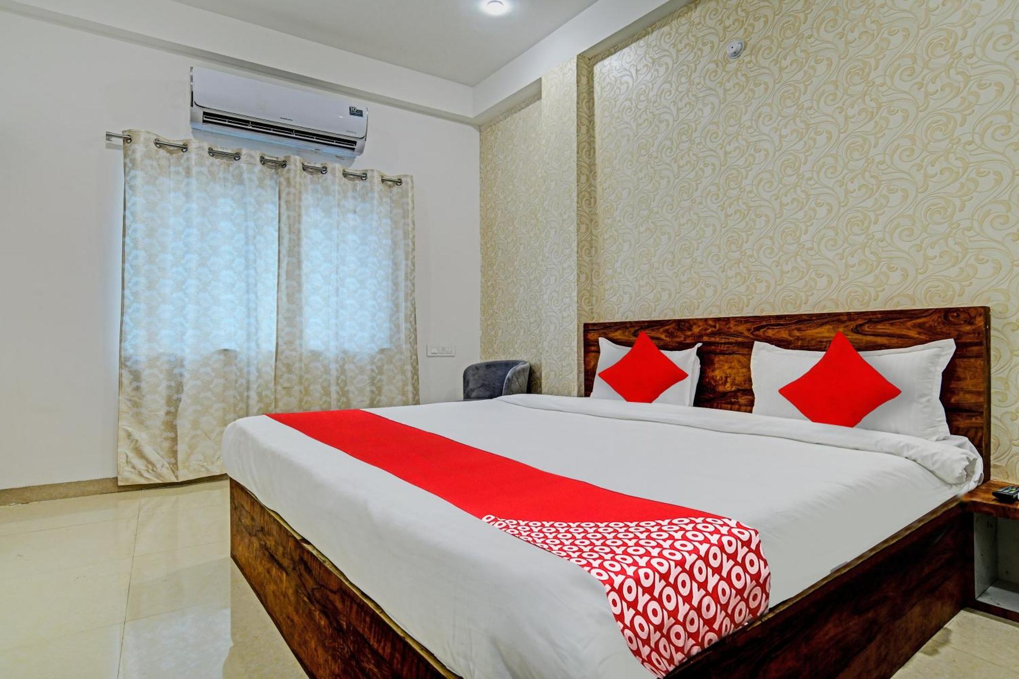 Hotel Oyo Flagship Blue Tick