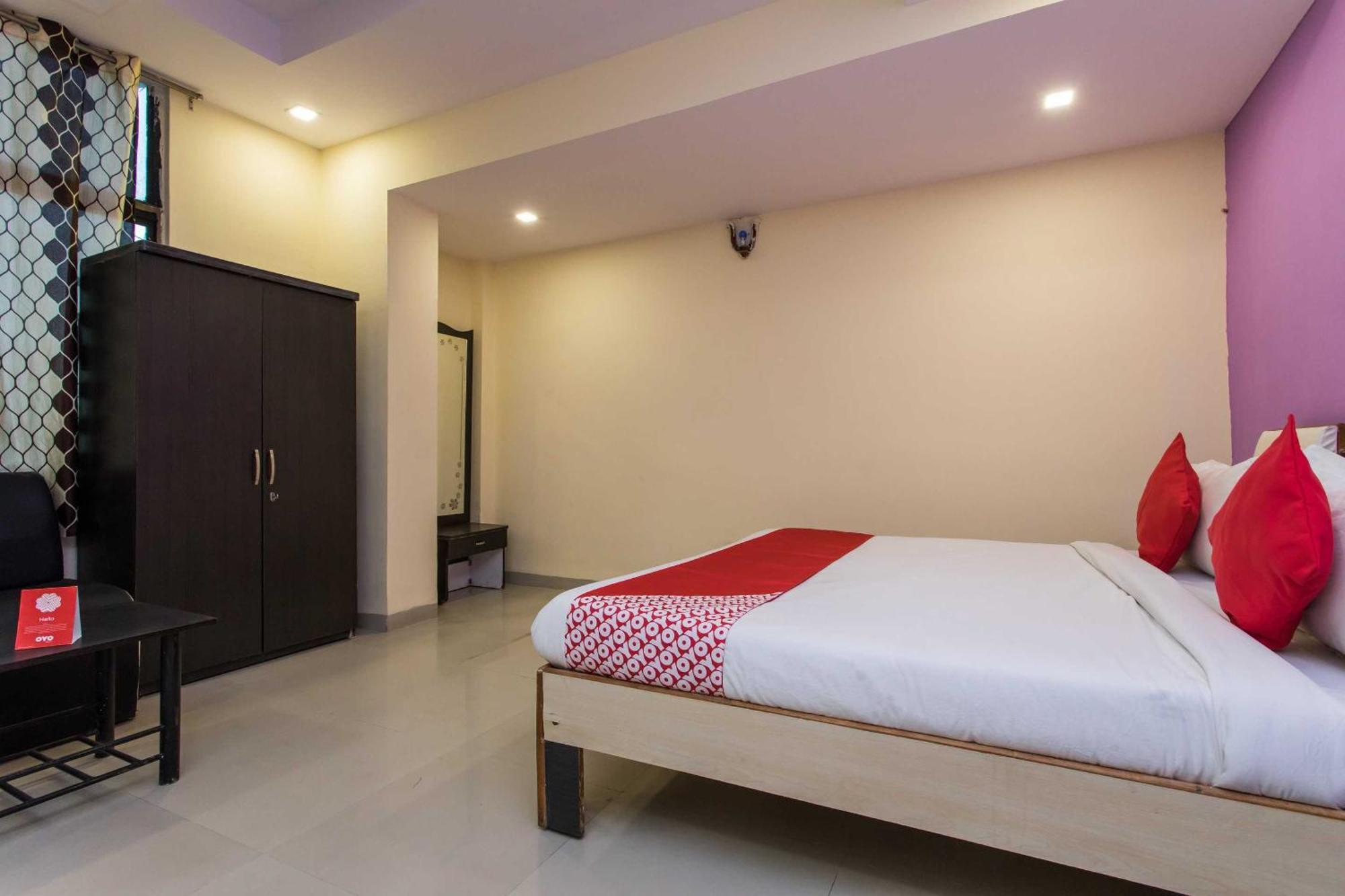 Oyo Flagship Golden Leaf Hotel