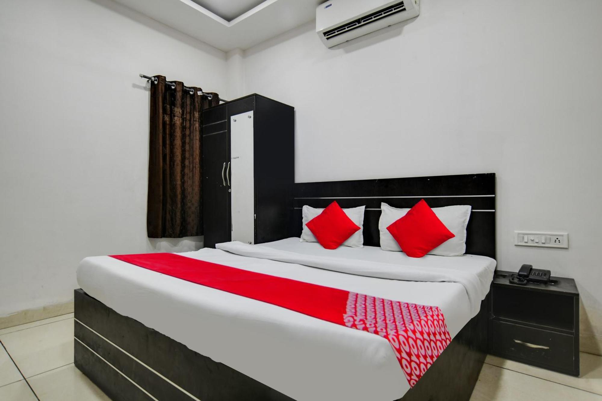 Hotel Oyo Flagship Zoyo 3*