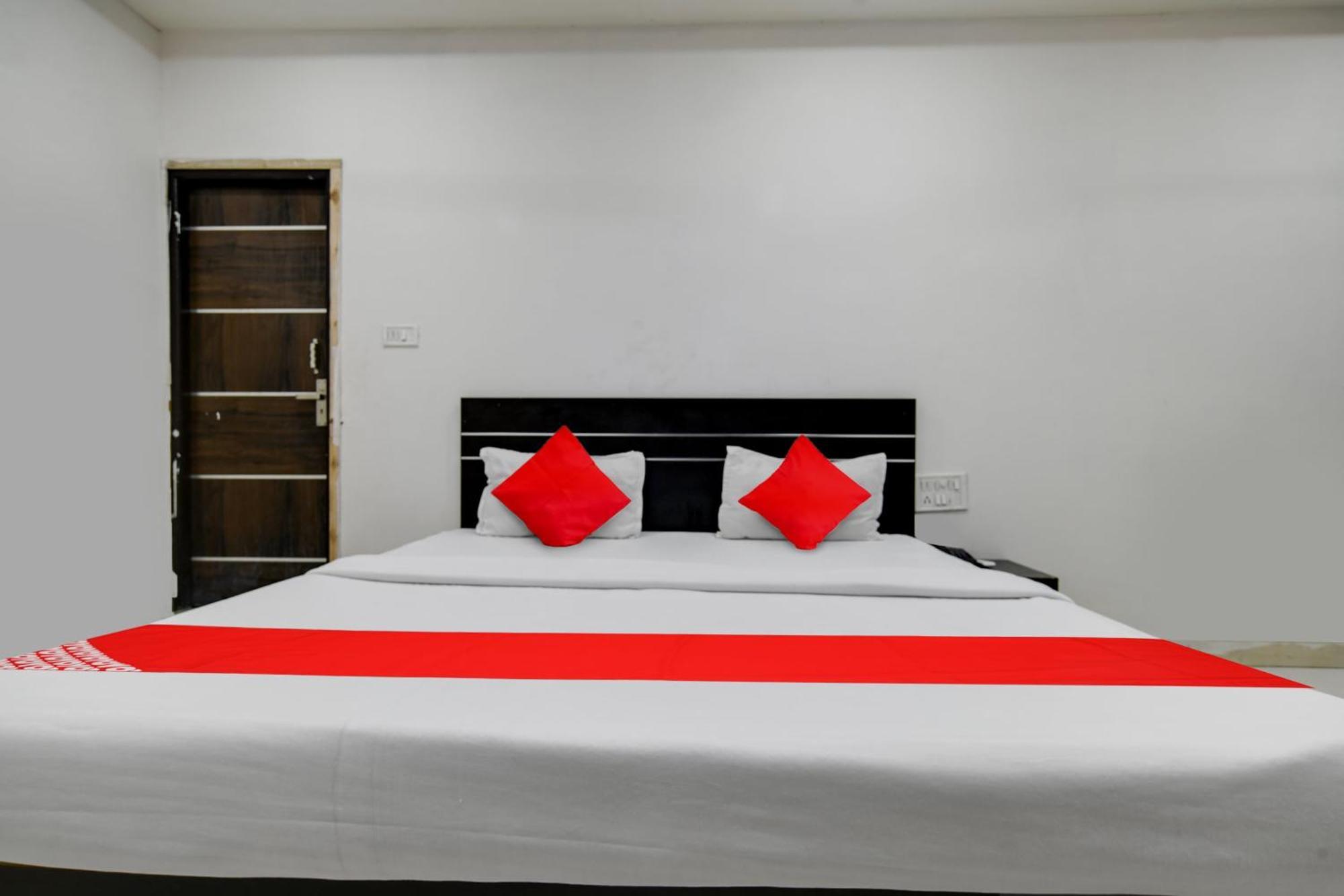 Hotel Oyo Flagship Zoyo Indore