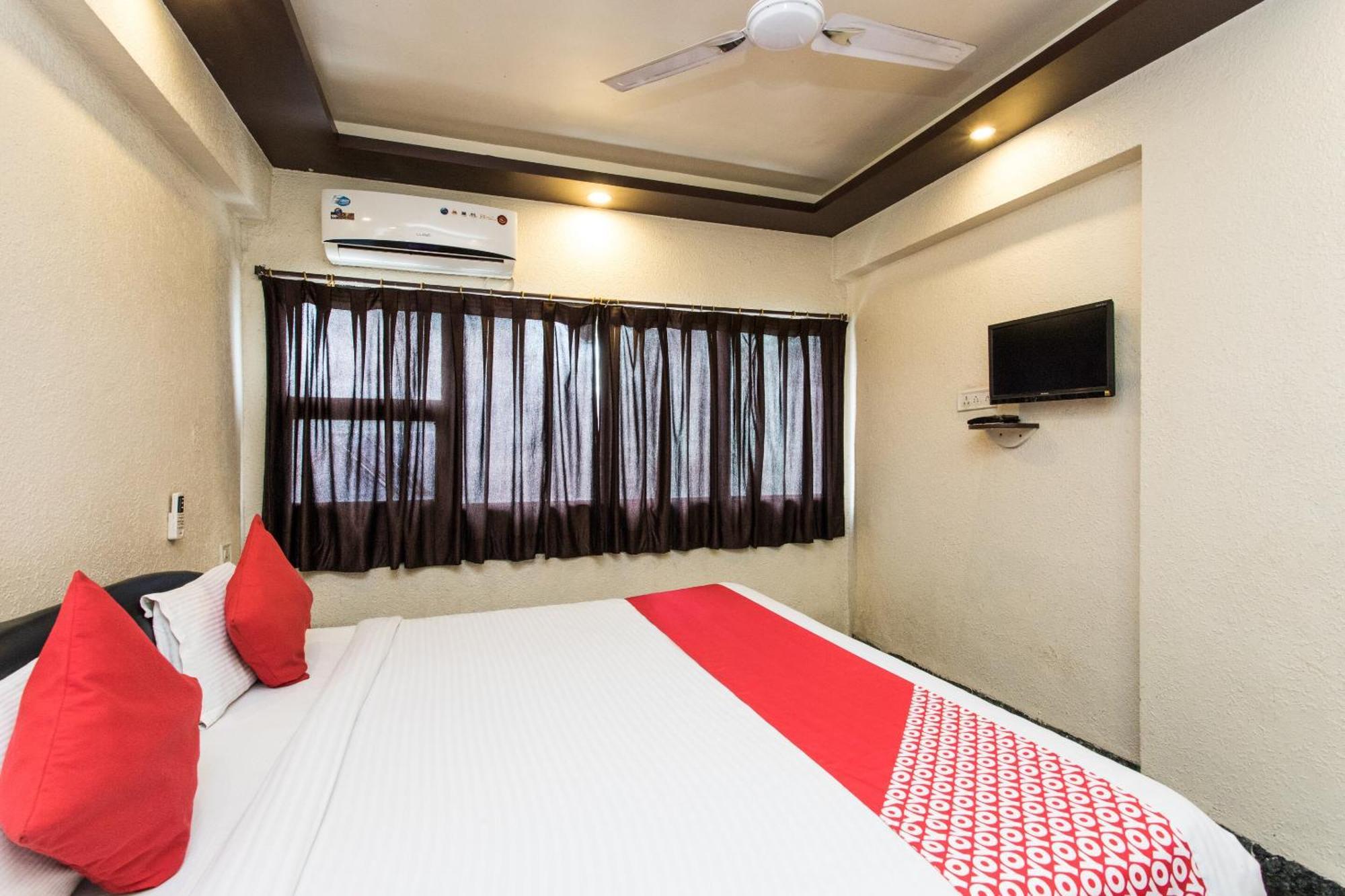 Oyo 2760 Chanakya 3* Indore