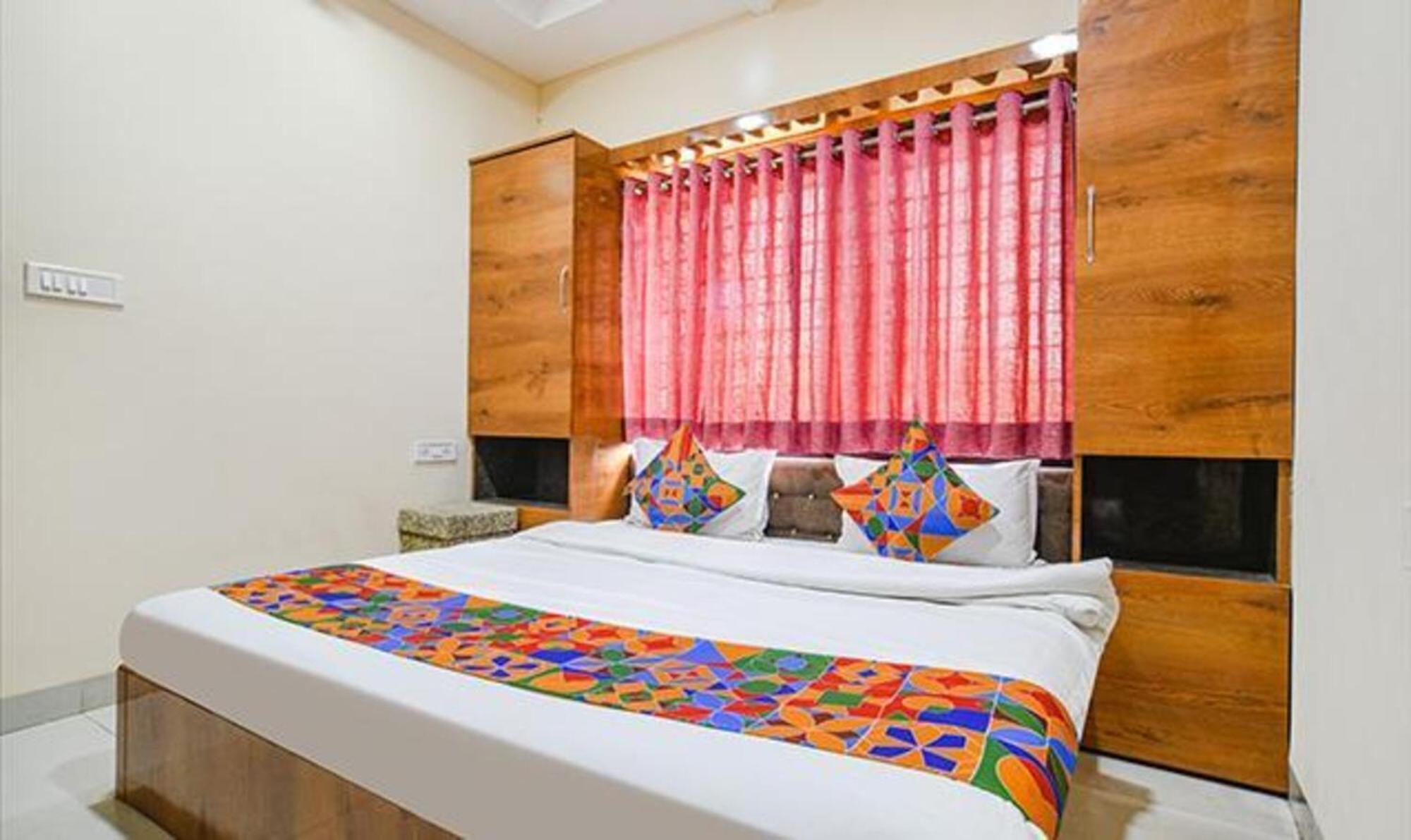 Hotel Fabhotel Royal Palace Indore