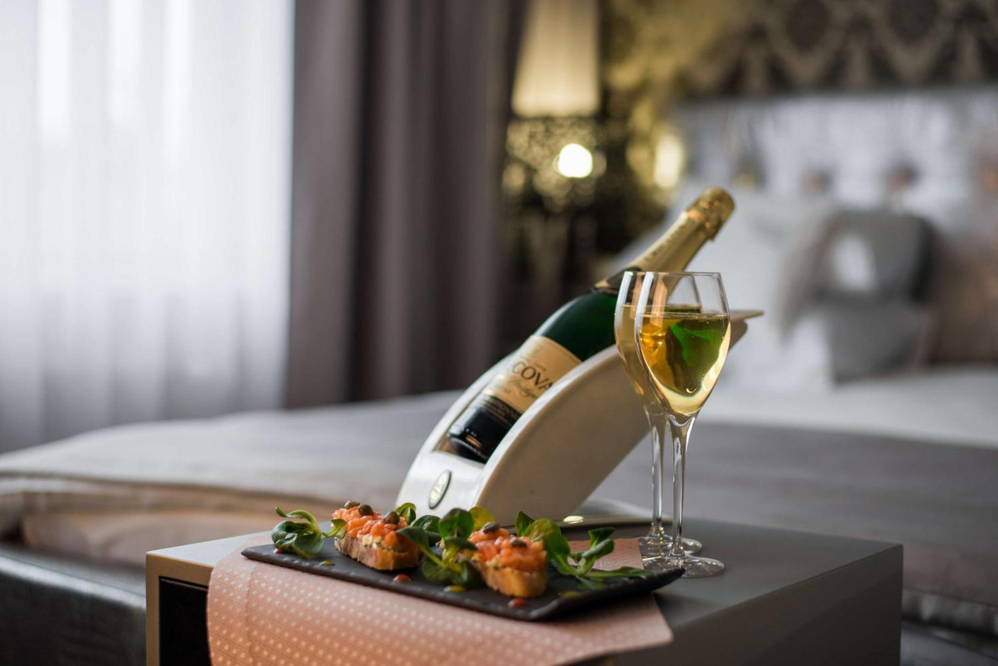 Radisson Blu Hotel, Hotel