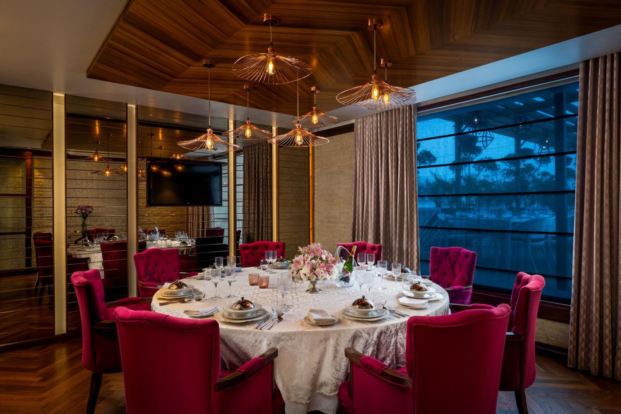 Wow Crest, - Ihcl Seleqtions Hotel 5*