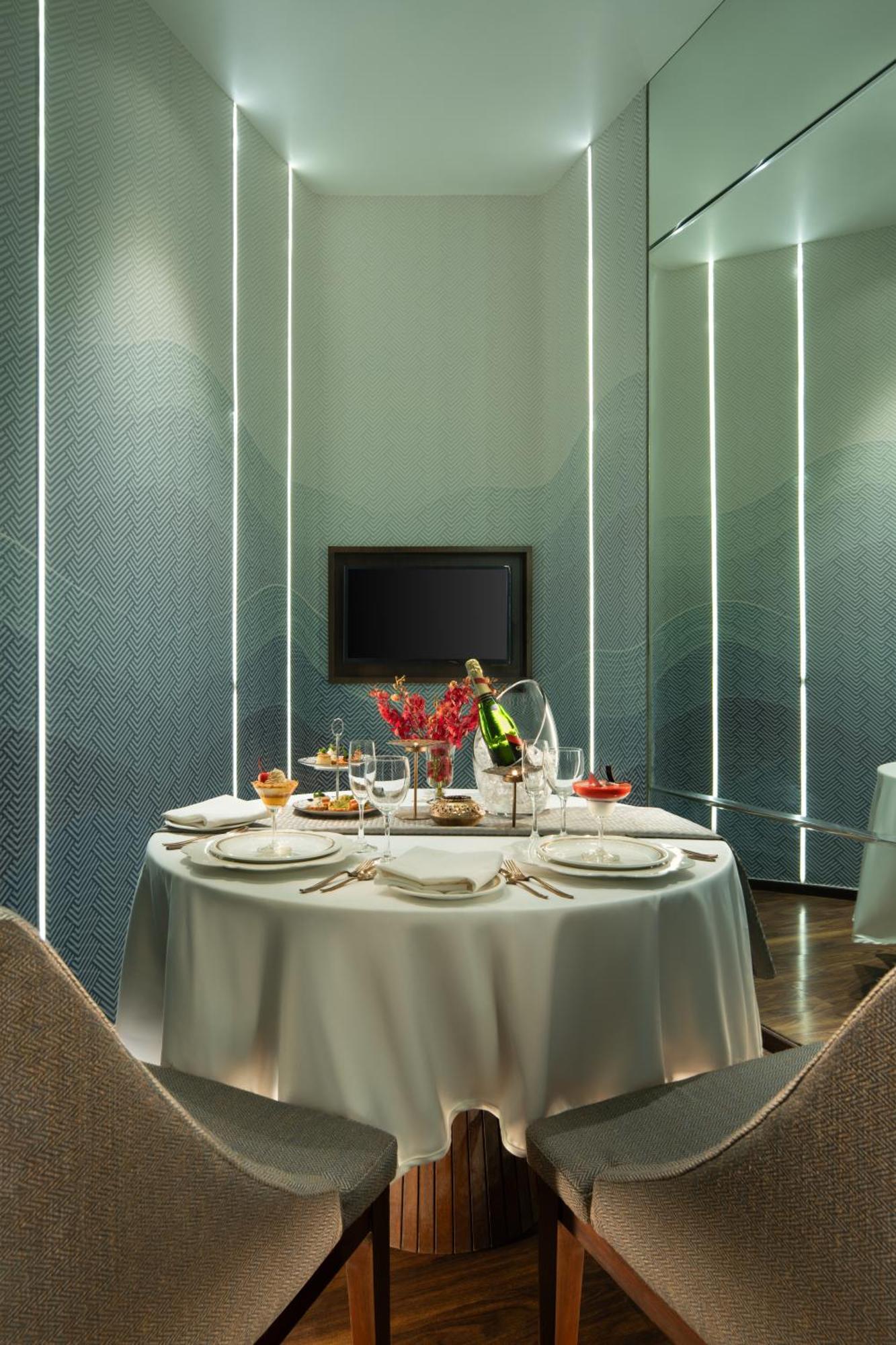 Wow Crest, - Ihcl Seleqtions Hotel