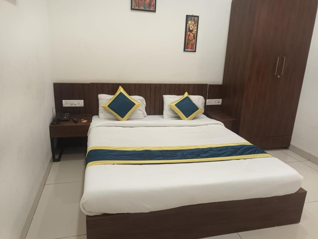 Hotel Lakshya Sheesh Mahal 2*