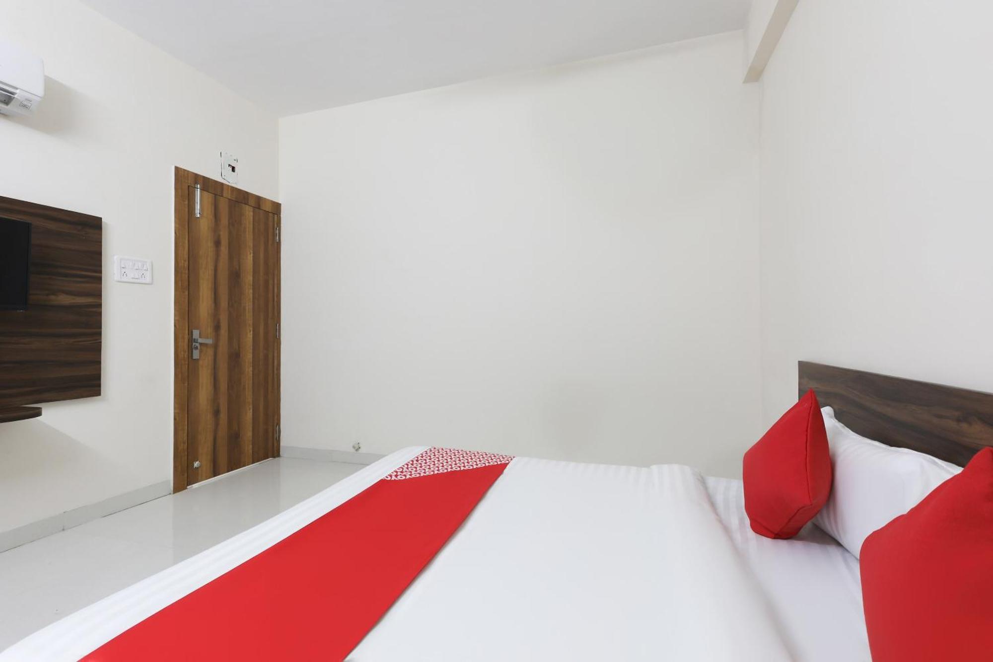 Hotel Super O La Flora Indore