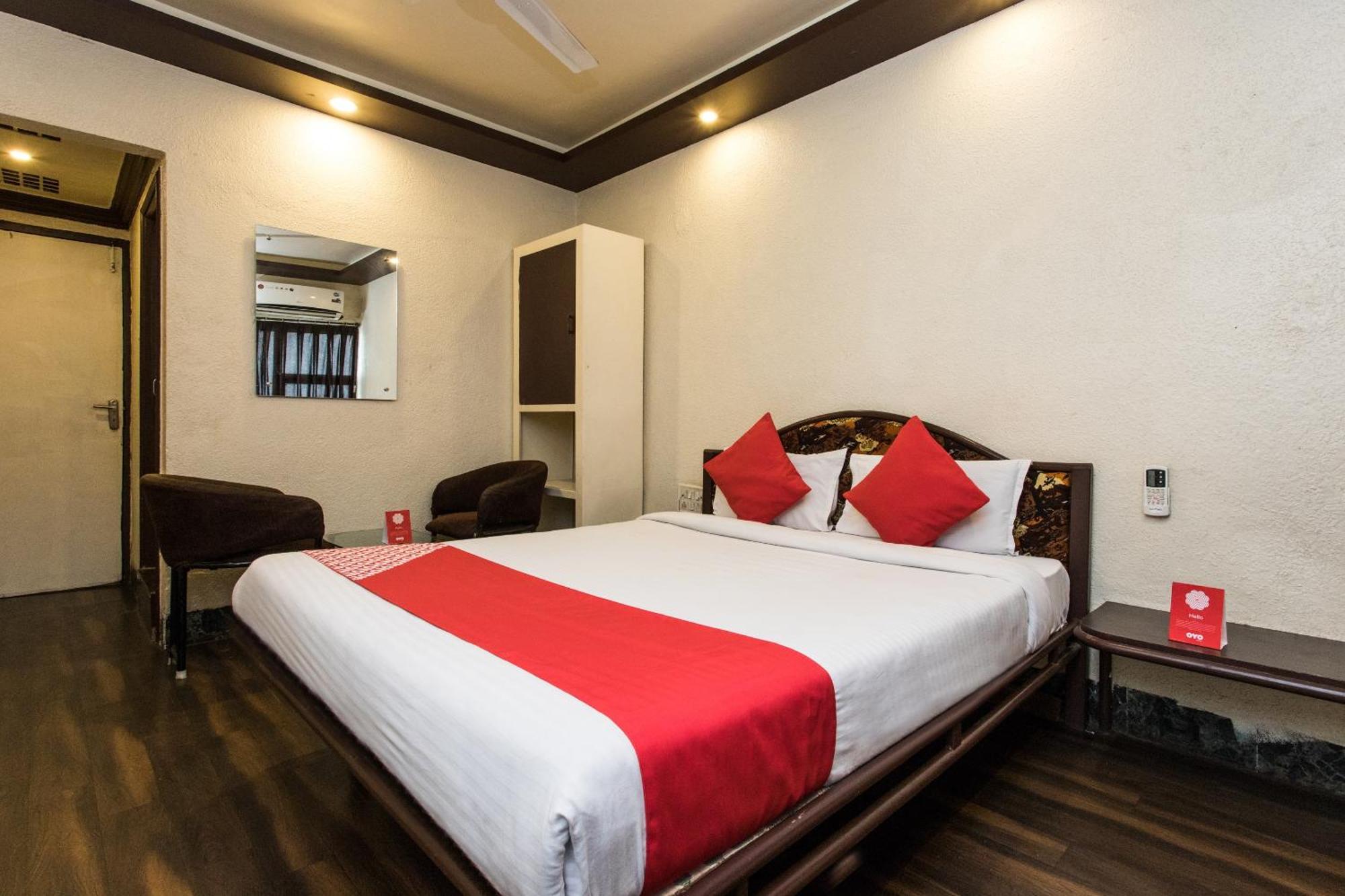 Oyo 2760 Chanakya 3* Indore