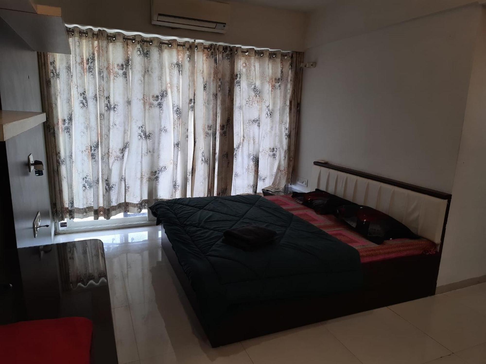 Staeg Skyline View 3bhk - 1404 *